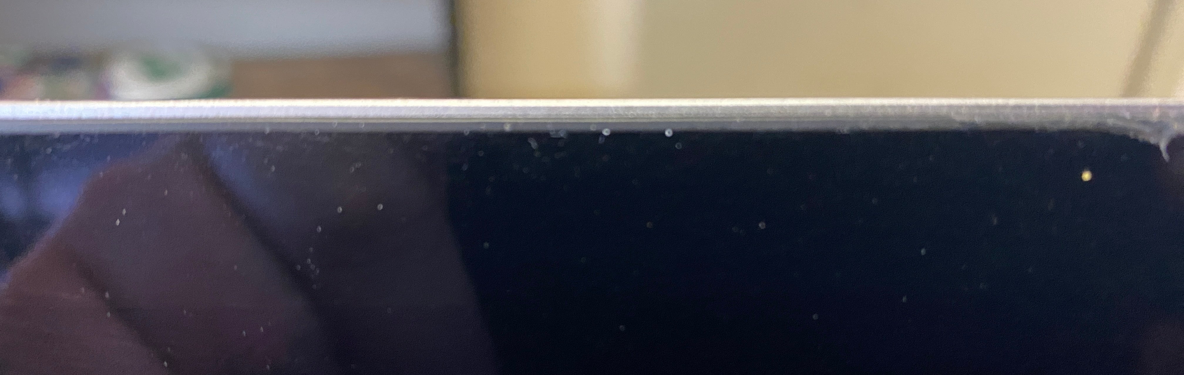 Apple MacBook Pro 13" 2.4GHz i5 8th Gen 2018 *Cracked Bezel*