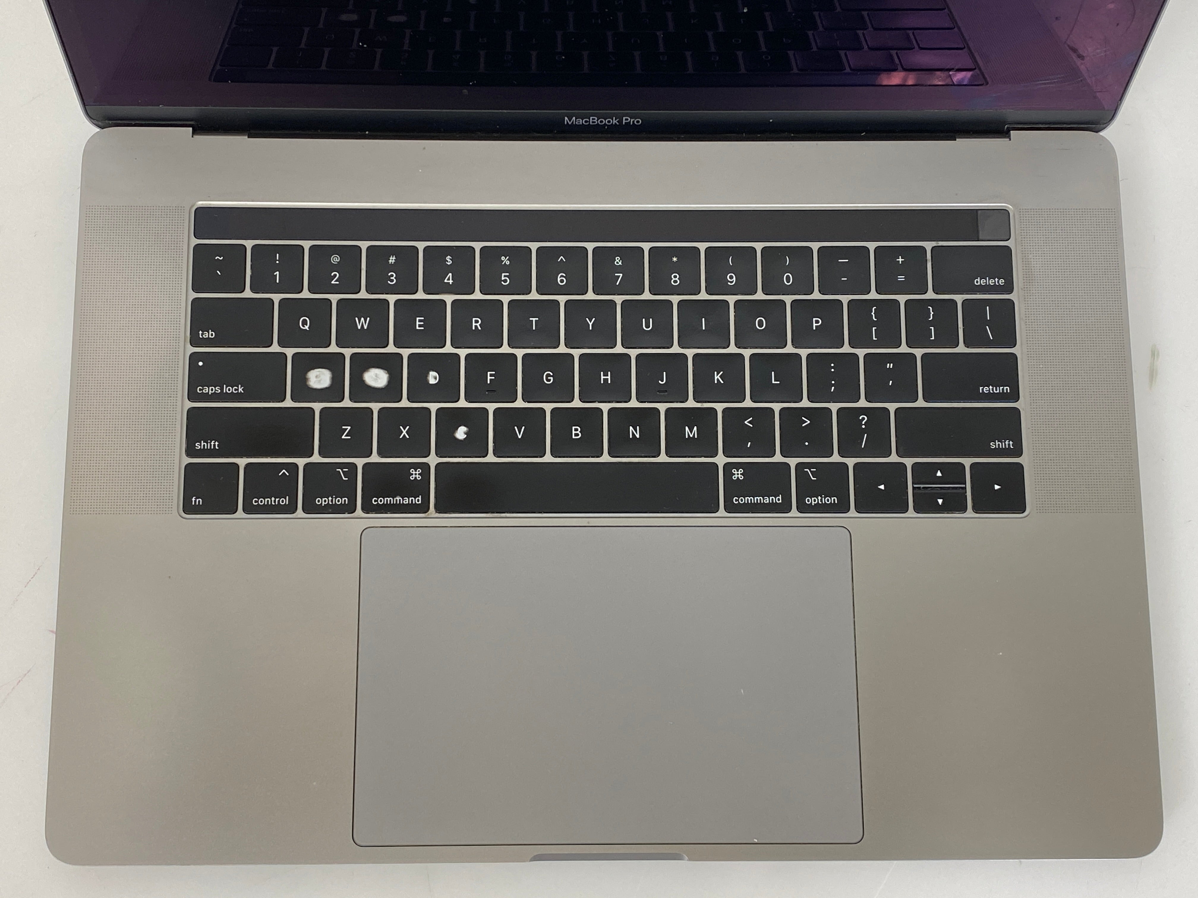 Apple MacBook Pro 15" 2.3GHz i9-9880H A1990 (2019) *Some Keys Worn*