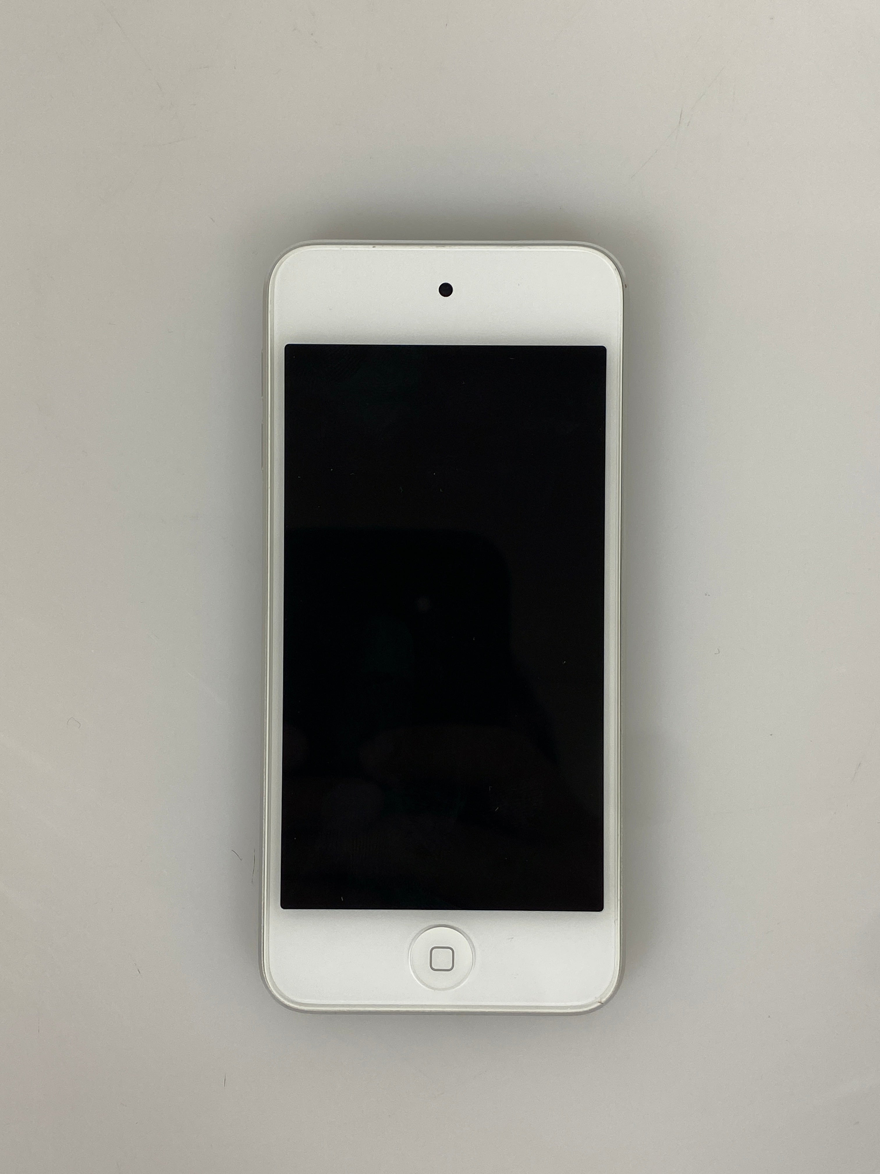 Apple White iPod Touch 6th Gen 4" 32GB WiFi Only A1574