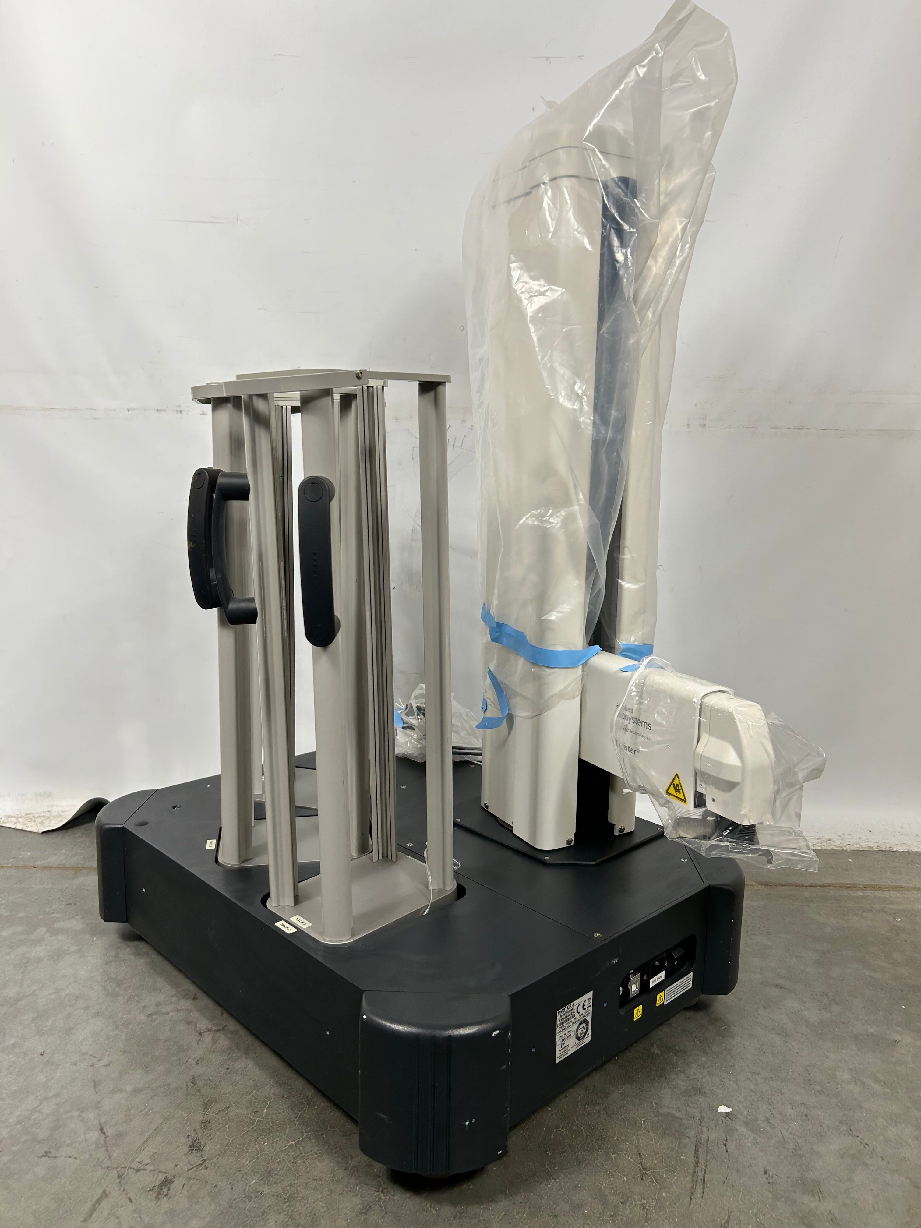 Applied Biosystems Twister 3 Loading Robot Arm