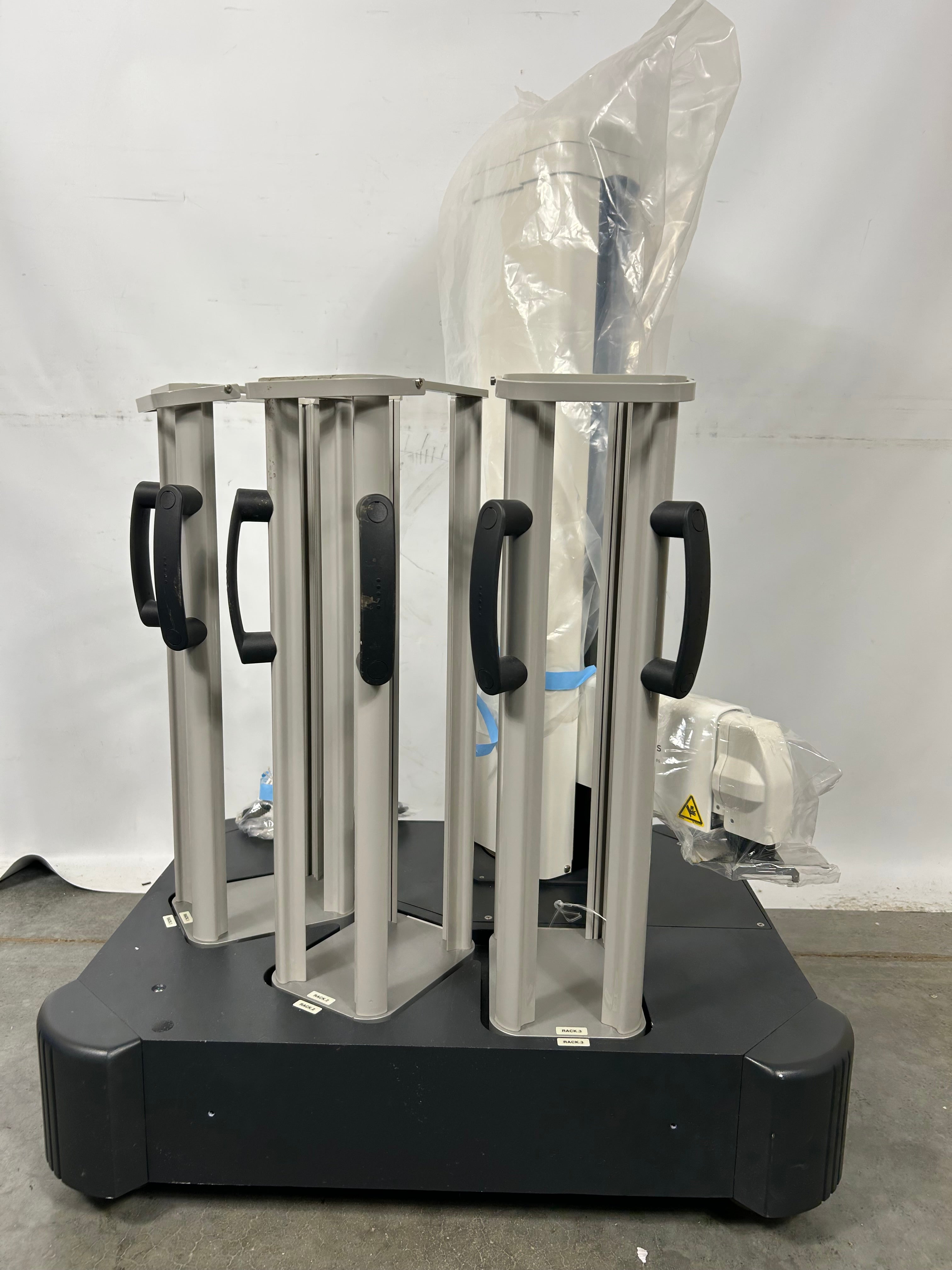Applied Biosystems Twister 3 Loading Robot Arm