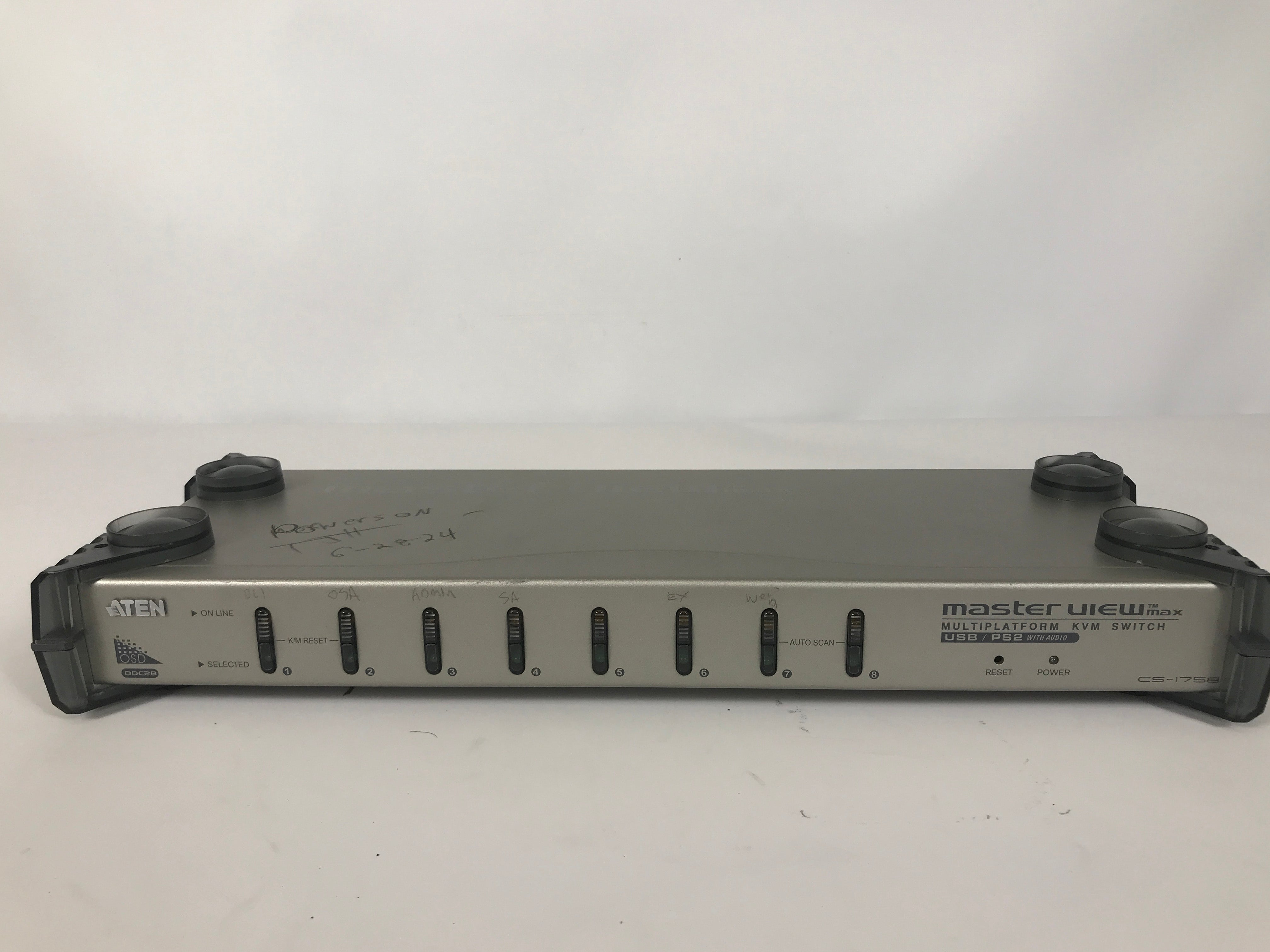 ATEN CS-1758 8 Port USB & PS/2 KVM Switch