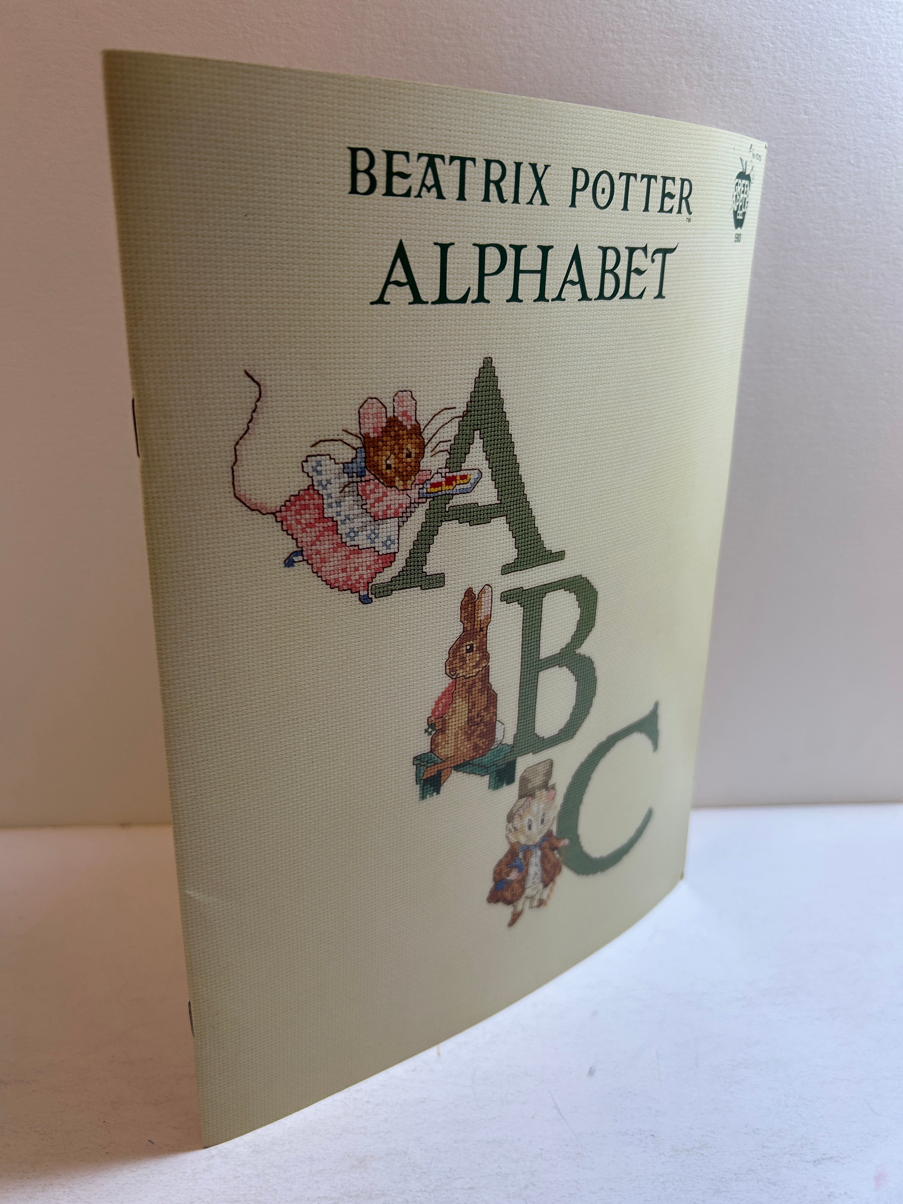 Beatrix Potter ALPHABET Cross Stitch Book 1989 Green Apple Co # 593 Media