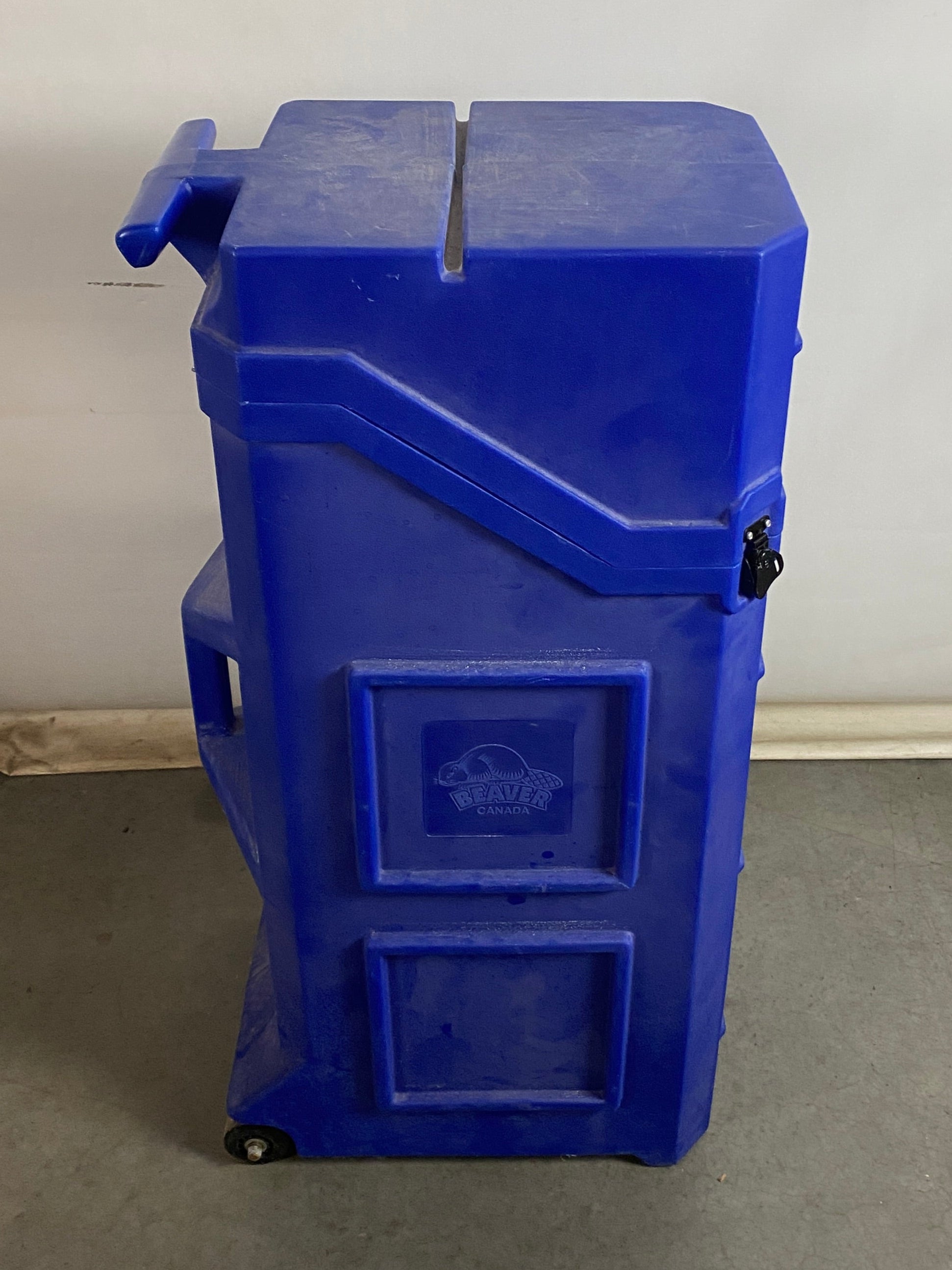Beaver Blue Wheeled Presentation Board and Case