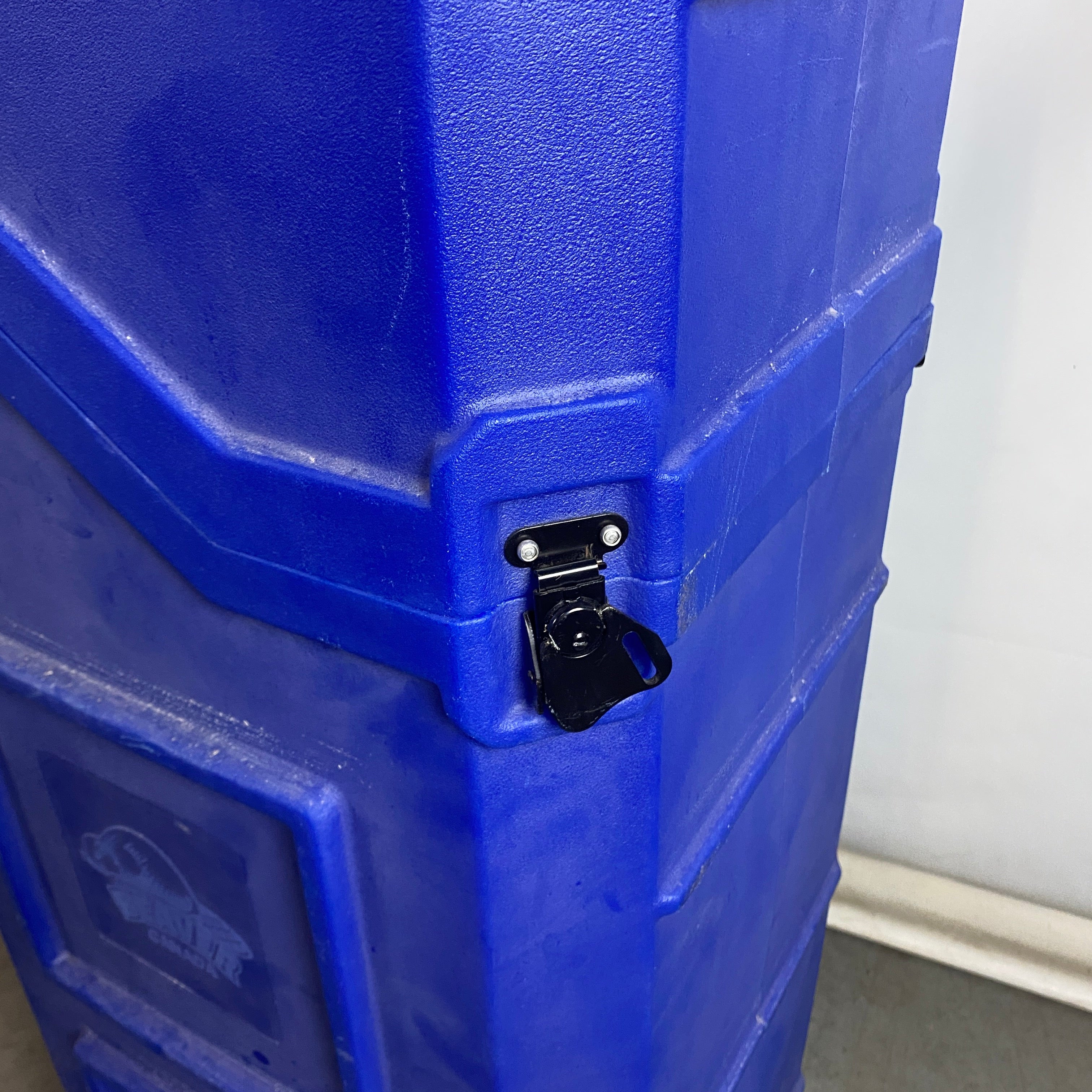 Beaver Blue Wheeled Presentation Board and Case