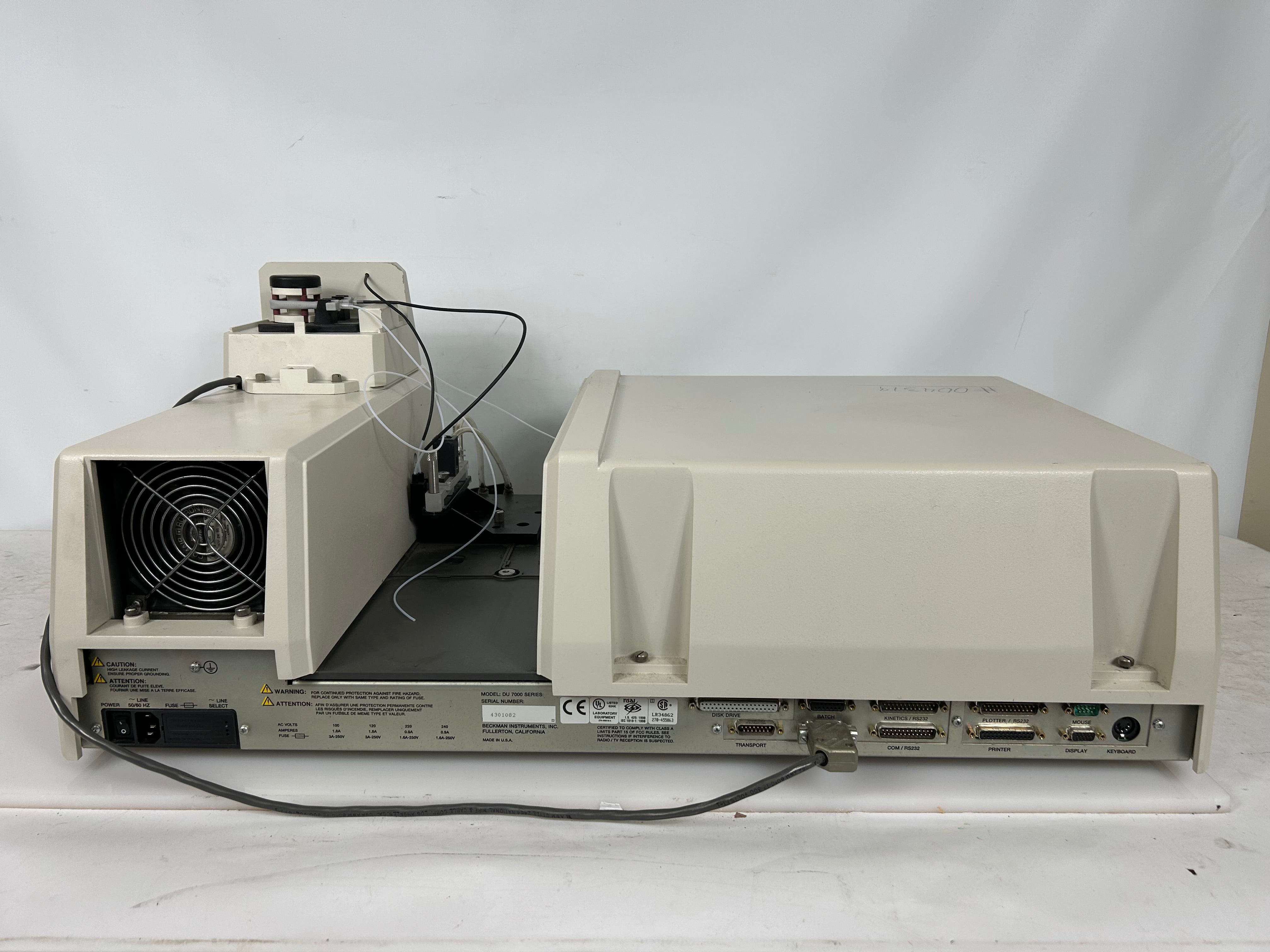 Beckman DU 7400 Spectrophotometer