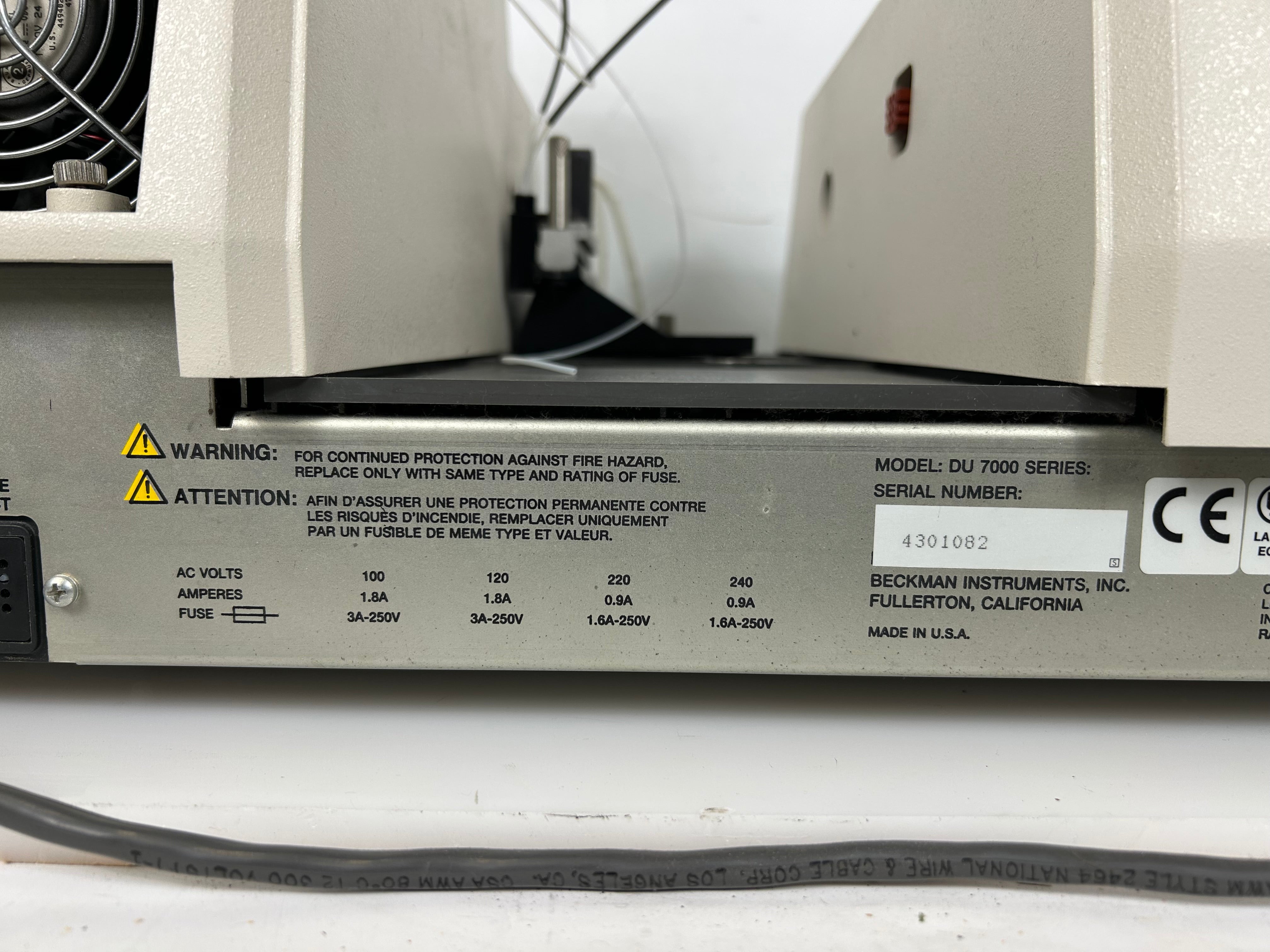Beckman DU 7400 Spectrophotometer