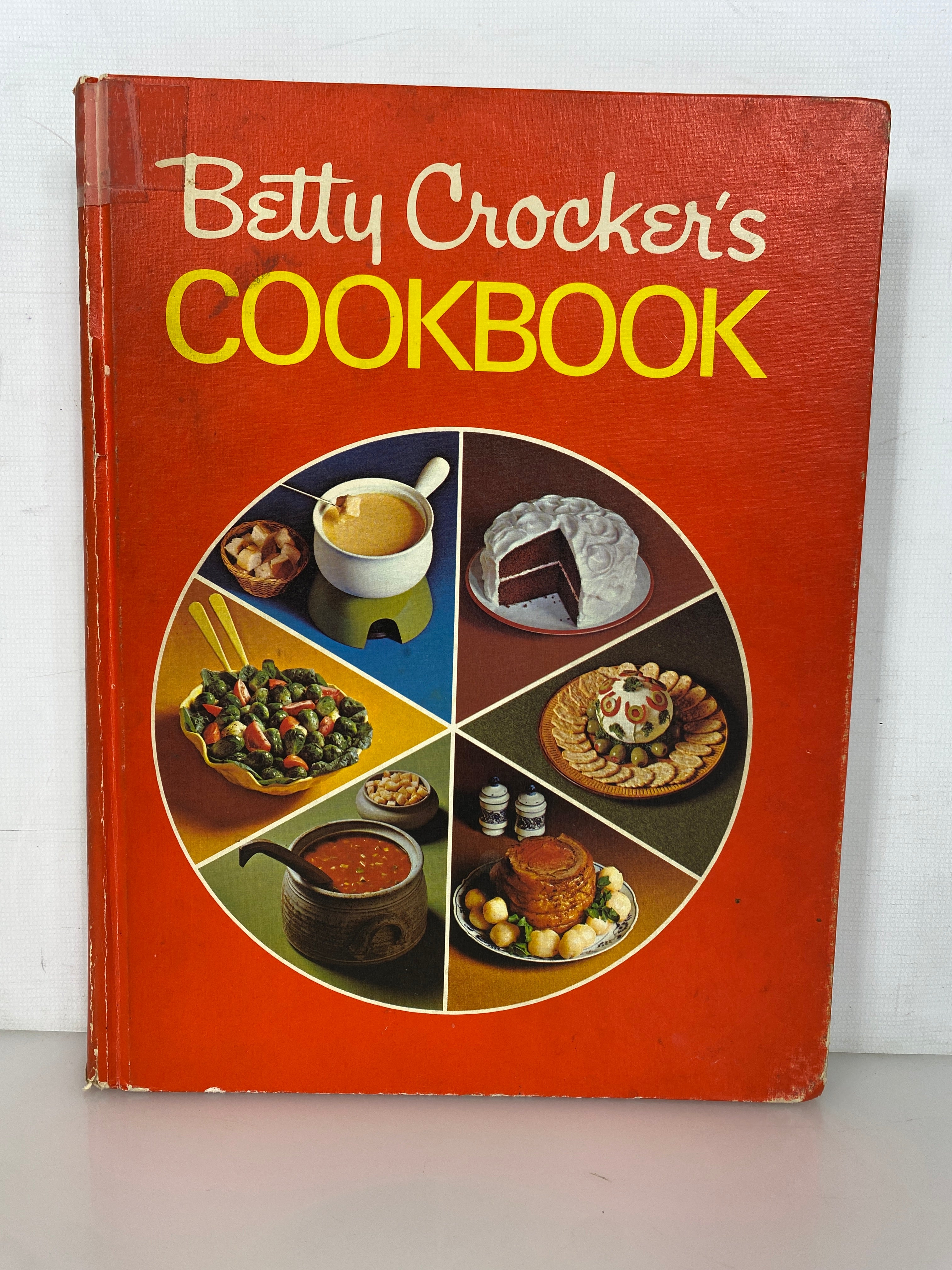 Betty Crocker's Cookbook 1972 Sears Edition 12th Printing HC w Ephemera