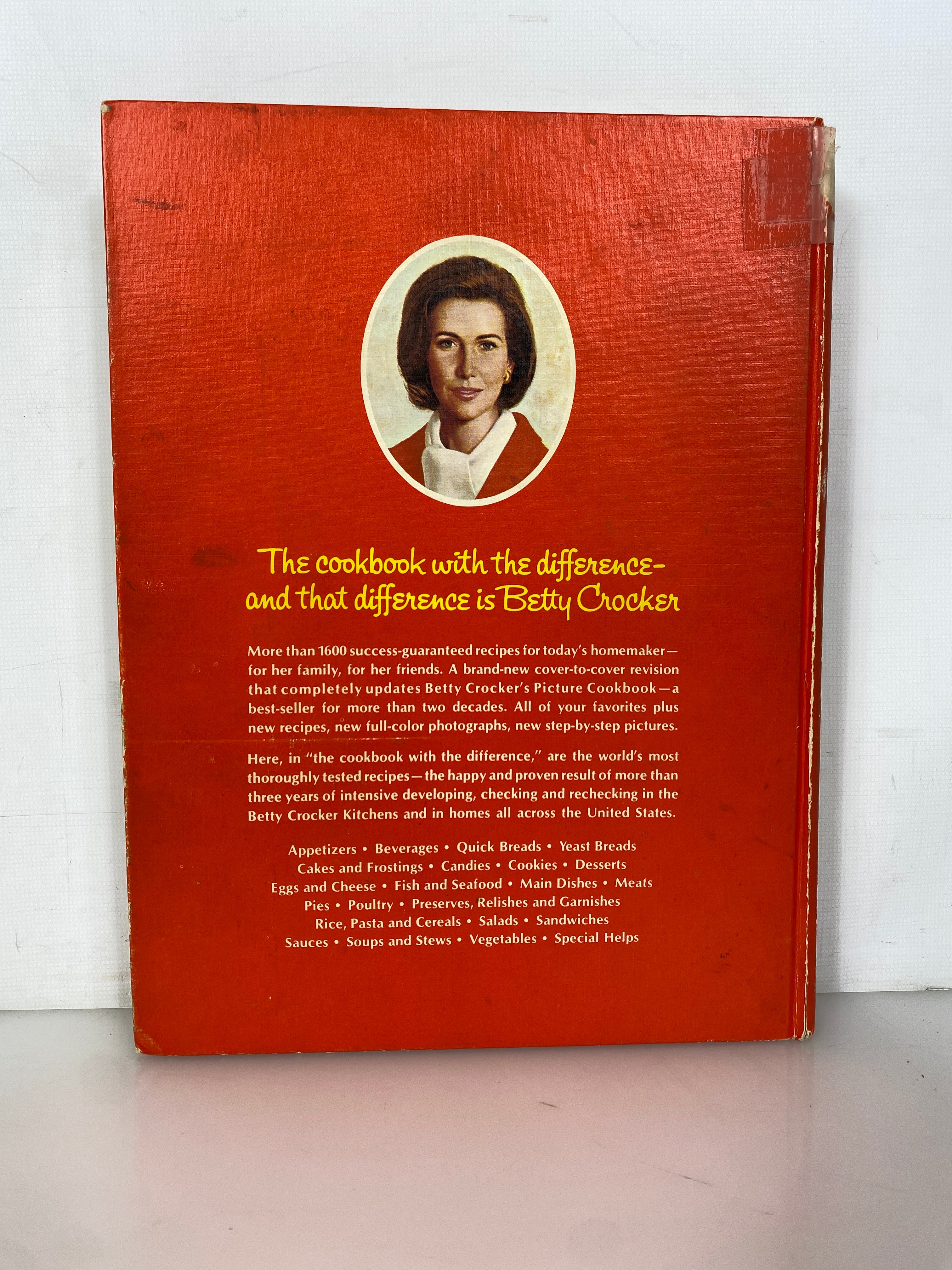 Betty Crocker's Cookbook 1972 Sears Edition 12th Printing HC w Ephemera