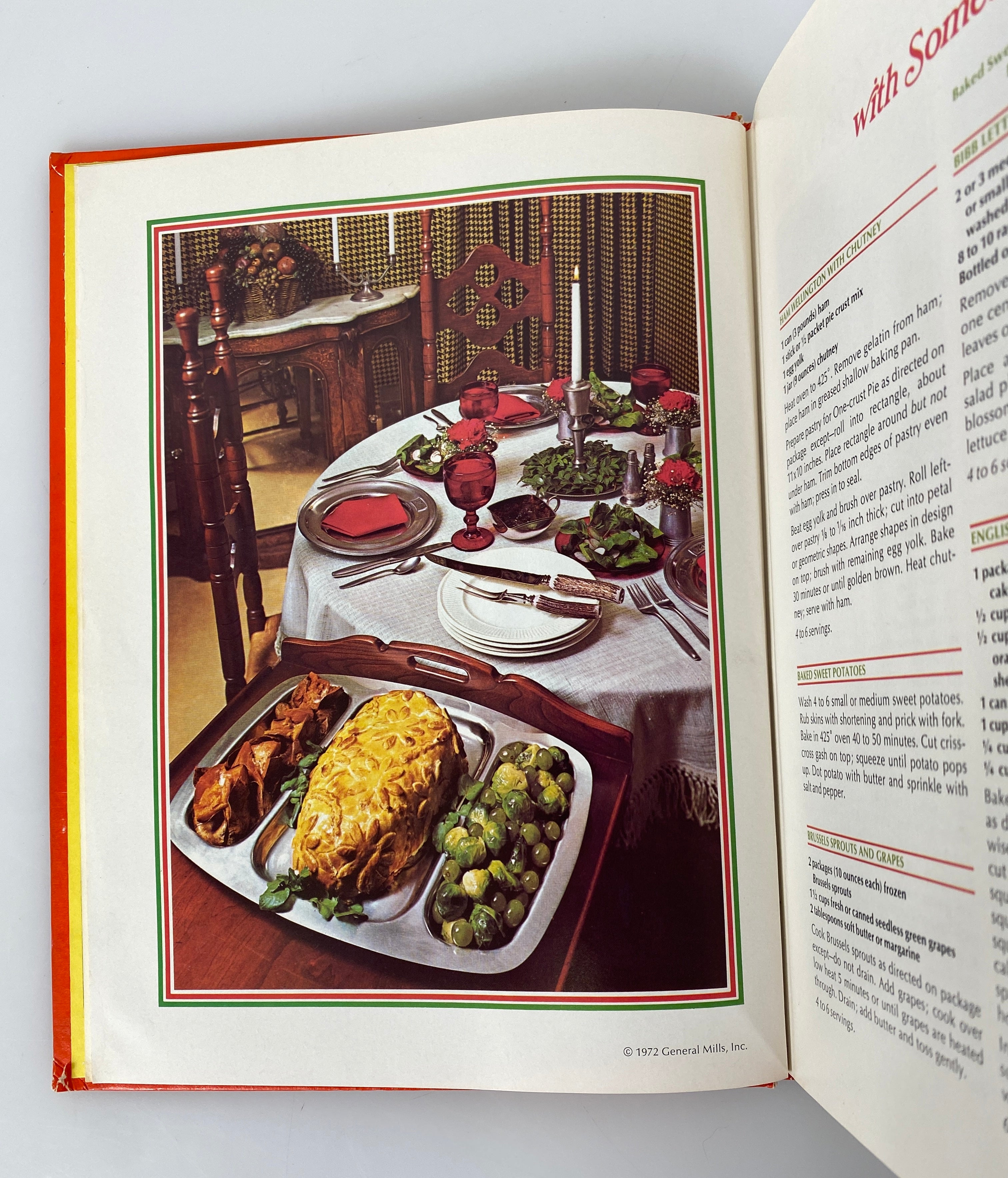 Betty Crocker's Cookbook 1972 Sears Edition 12th Printing HC w Ephemera