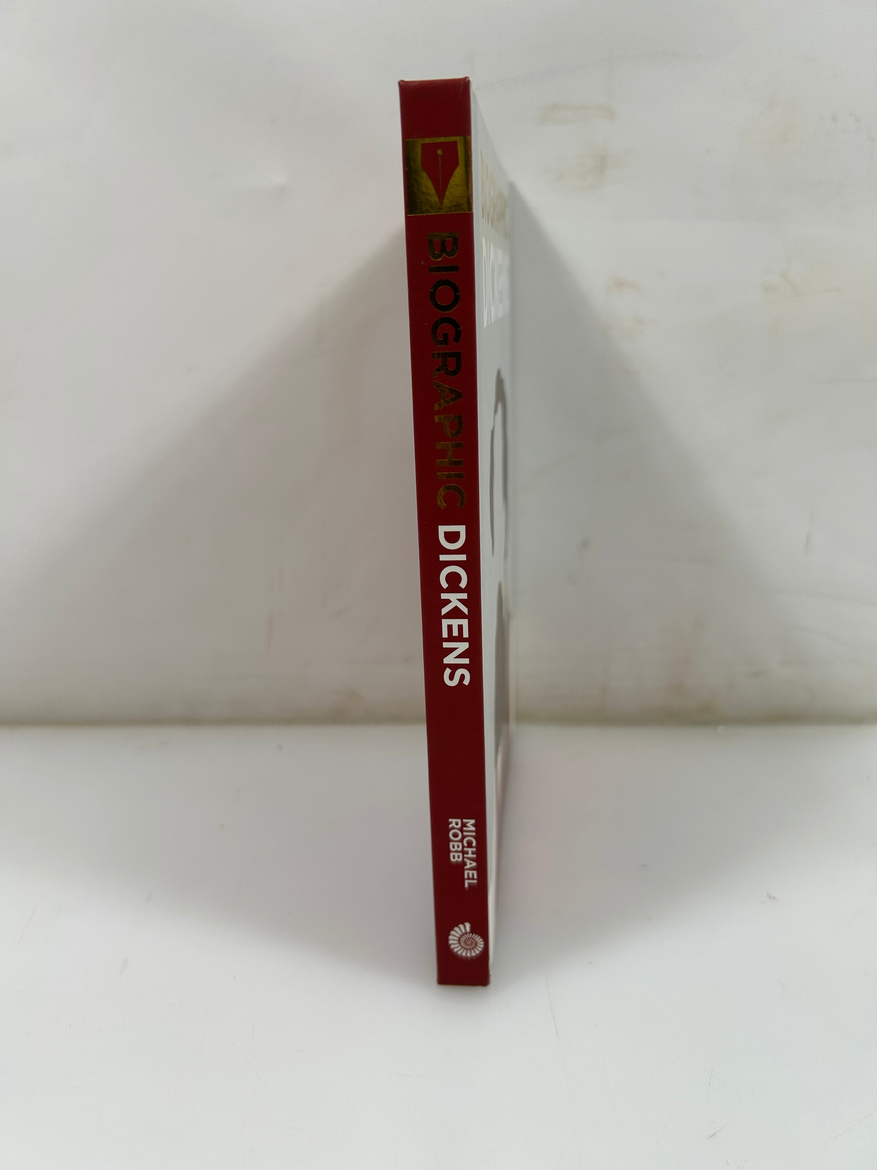Biographic: Dickens by Michael Robb HC