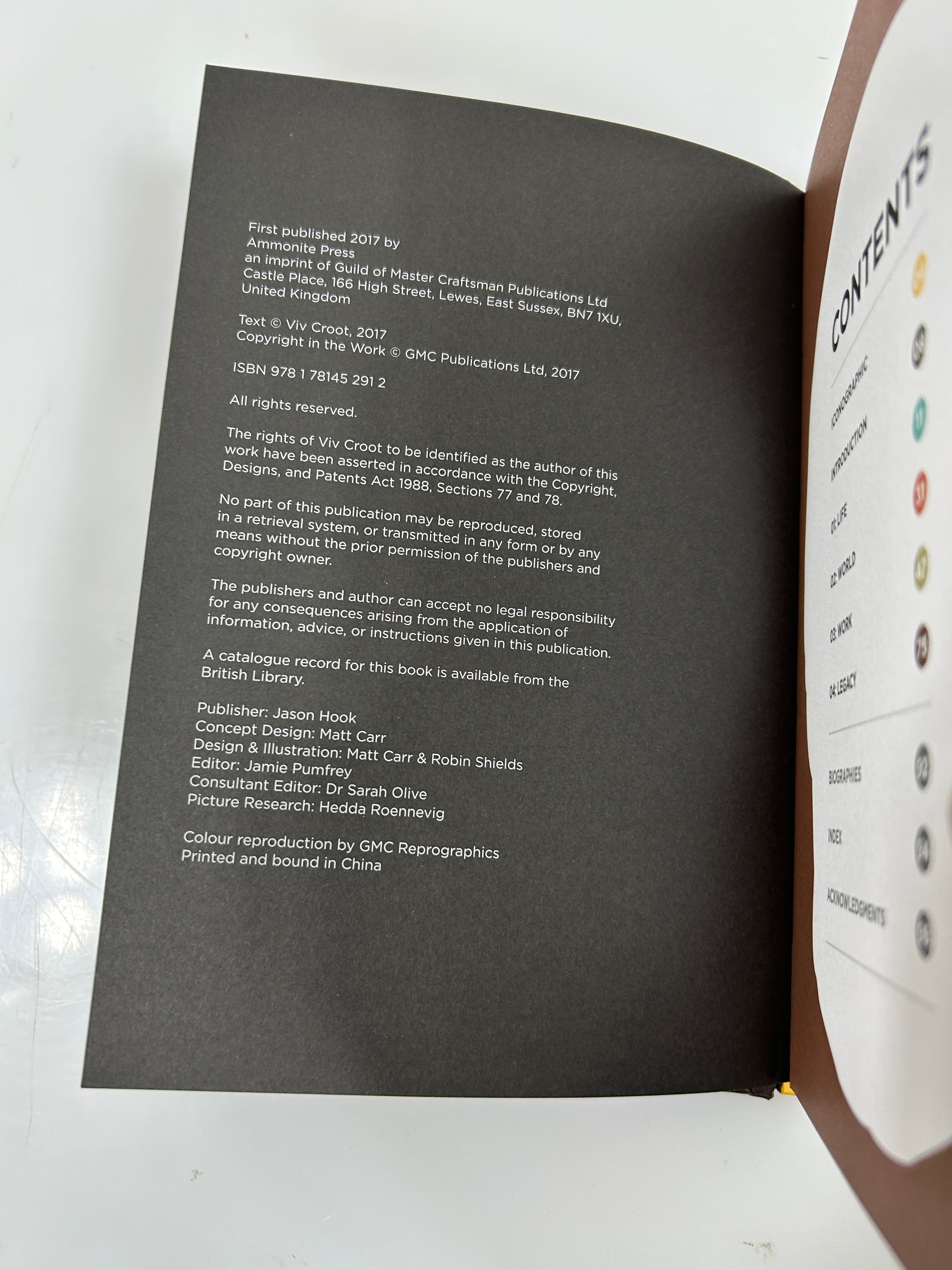 Biographic: Shakespeare by Viv Croot HC
