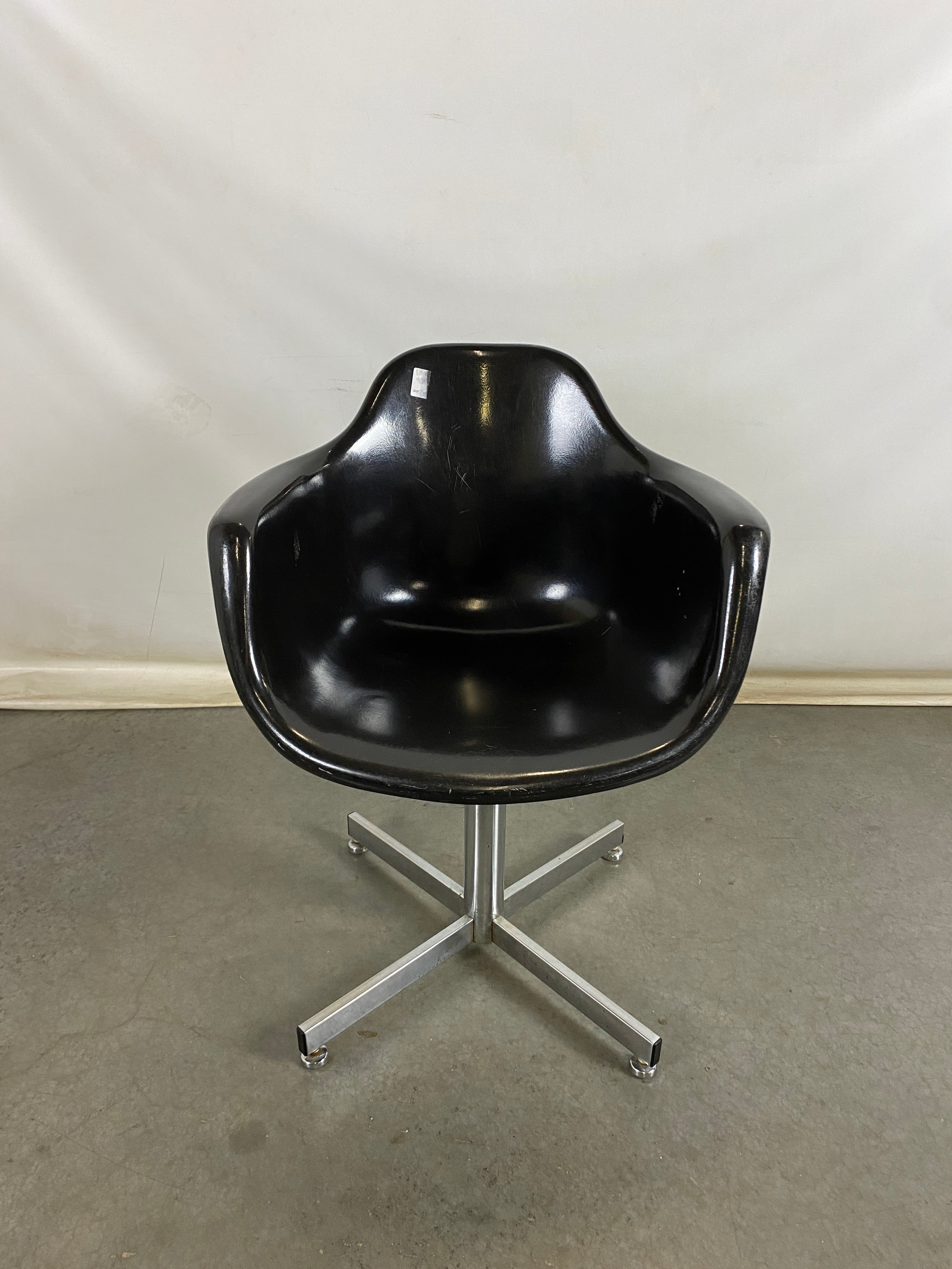Black Fiberglass Shell Chair
