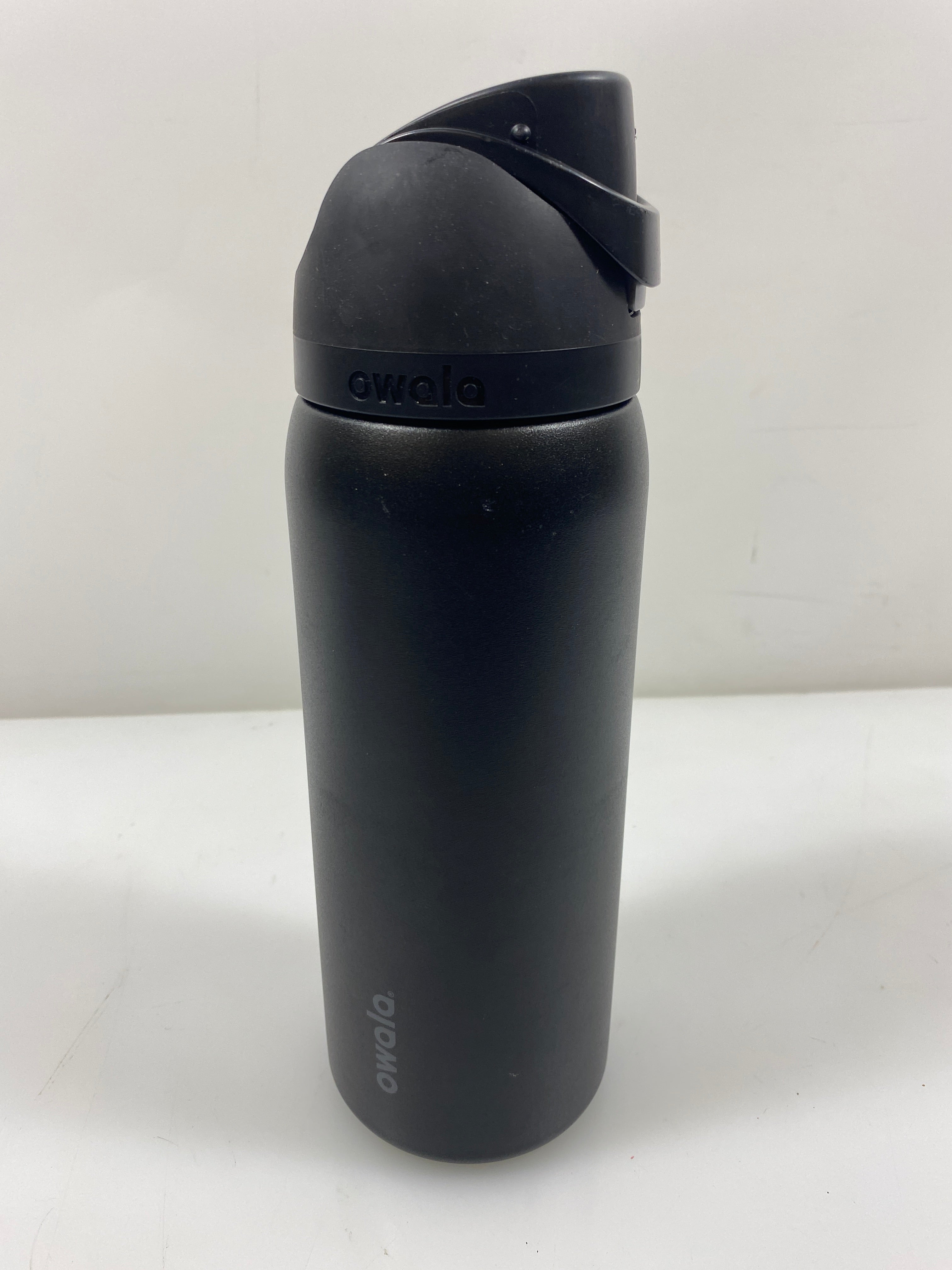 Black Owala Water Bottle 32oz