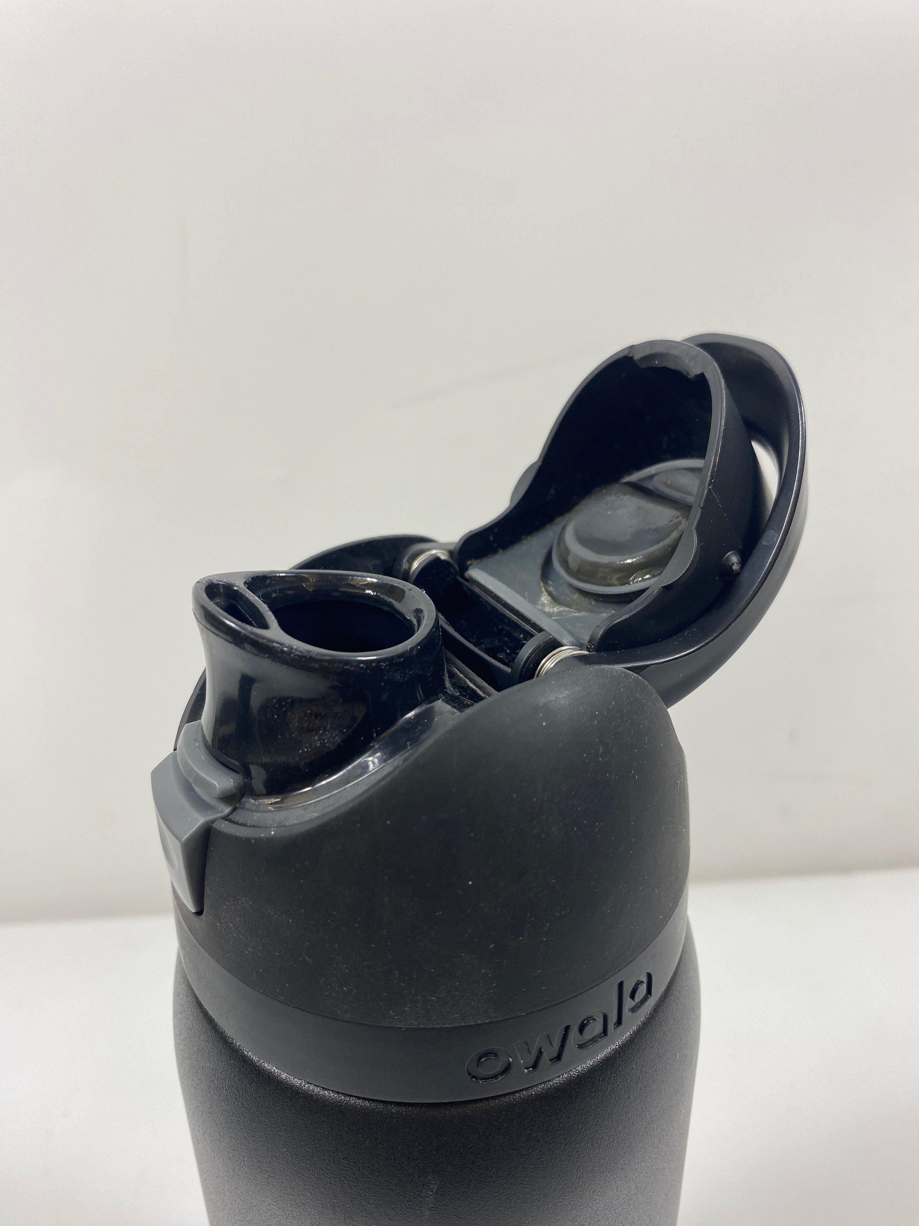 Black Owala Water Bottle 32oz