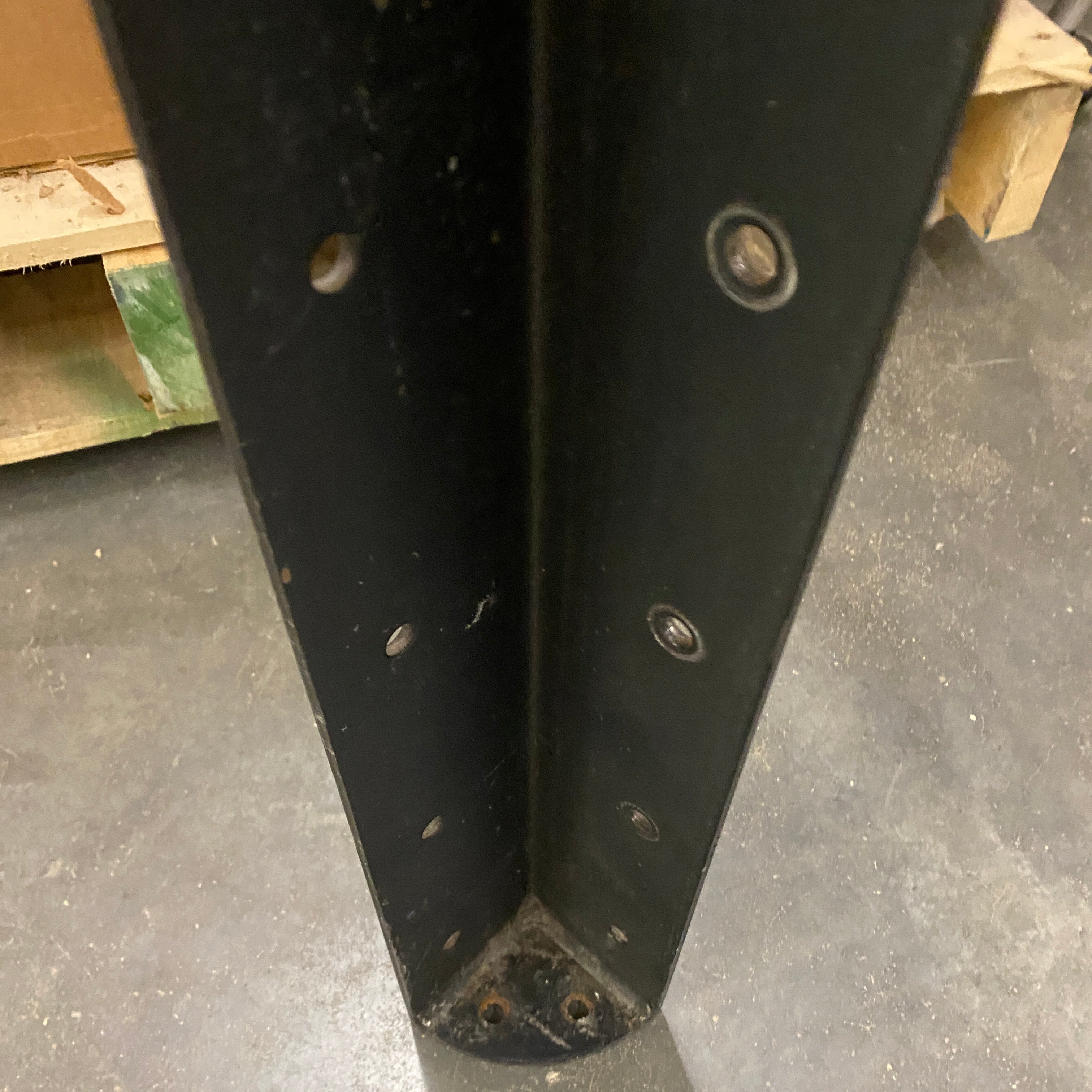 Black Steel Angle Bars with Adjustment Threads