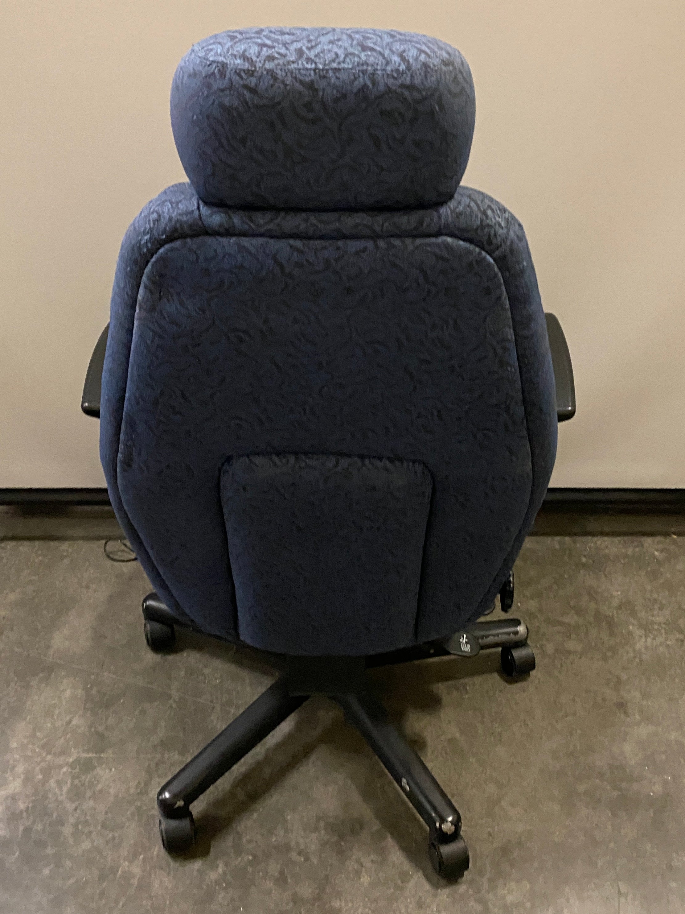 Blue Patterned Upholstered Adjustable Office Chair