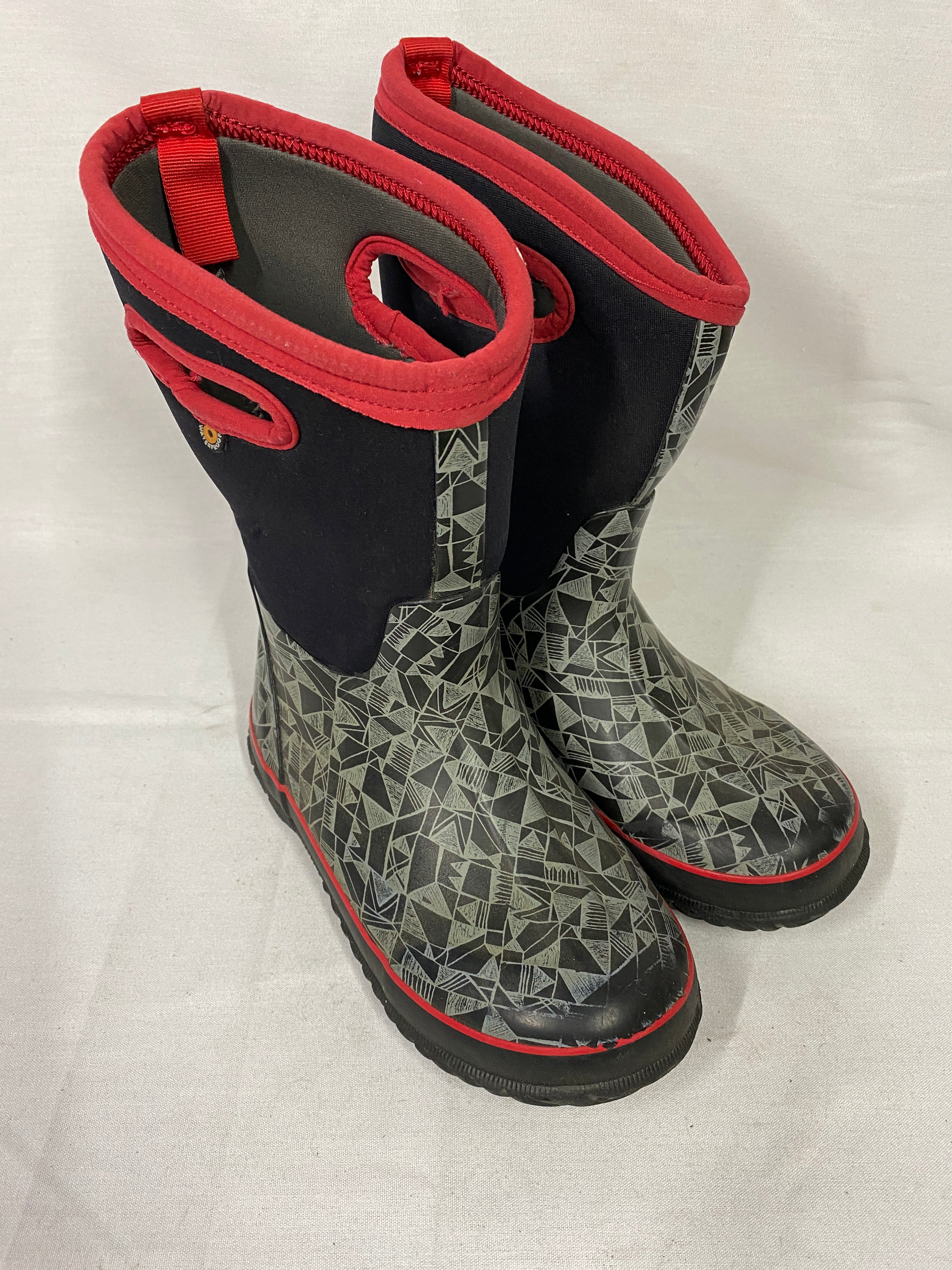 Bogs Black and Red K Classic Maze Water Boots Youth Size 3