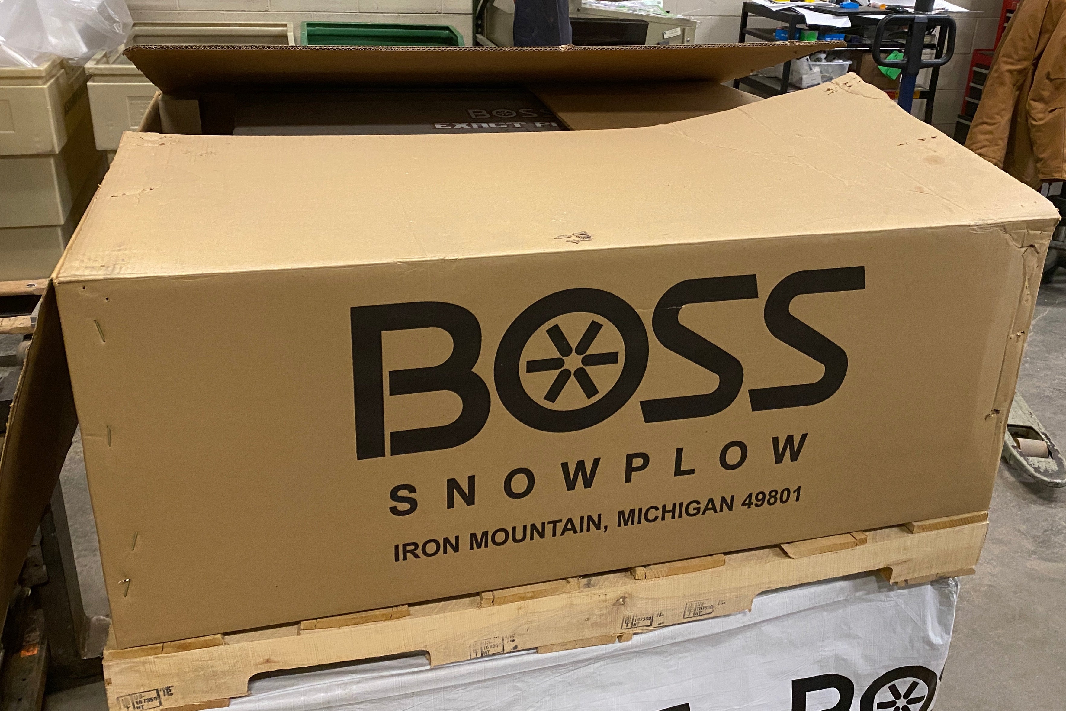 Boss #DPS21350 Road/Sidewalk Mounted Salter Kit
