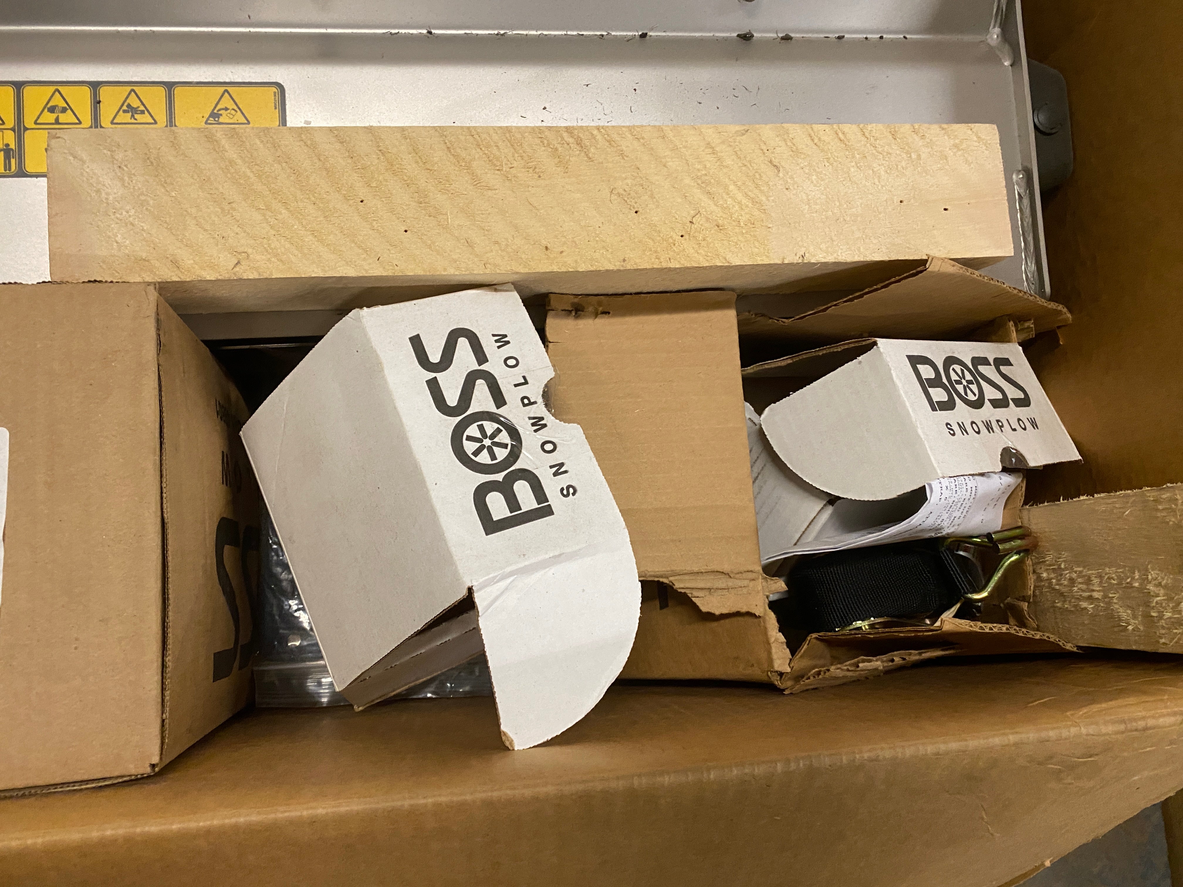 Boss #DPS21350 Road/Sidewalk Mounted Salter Kit