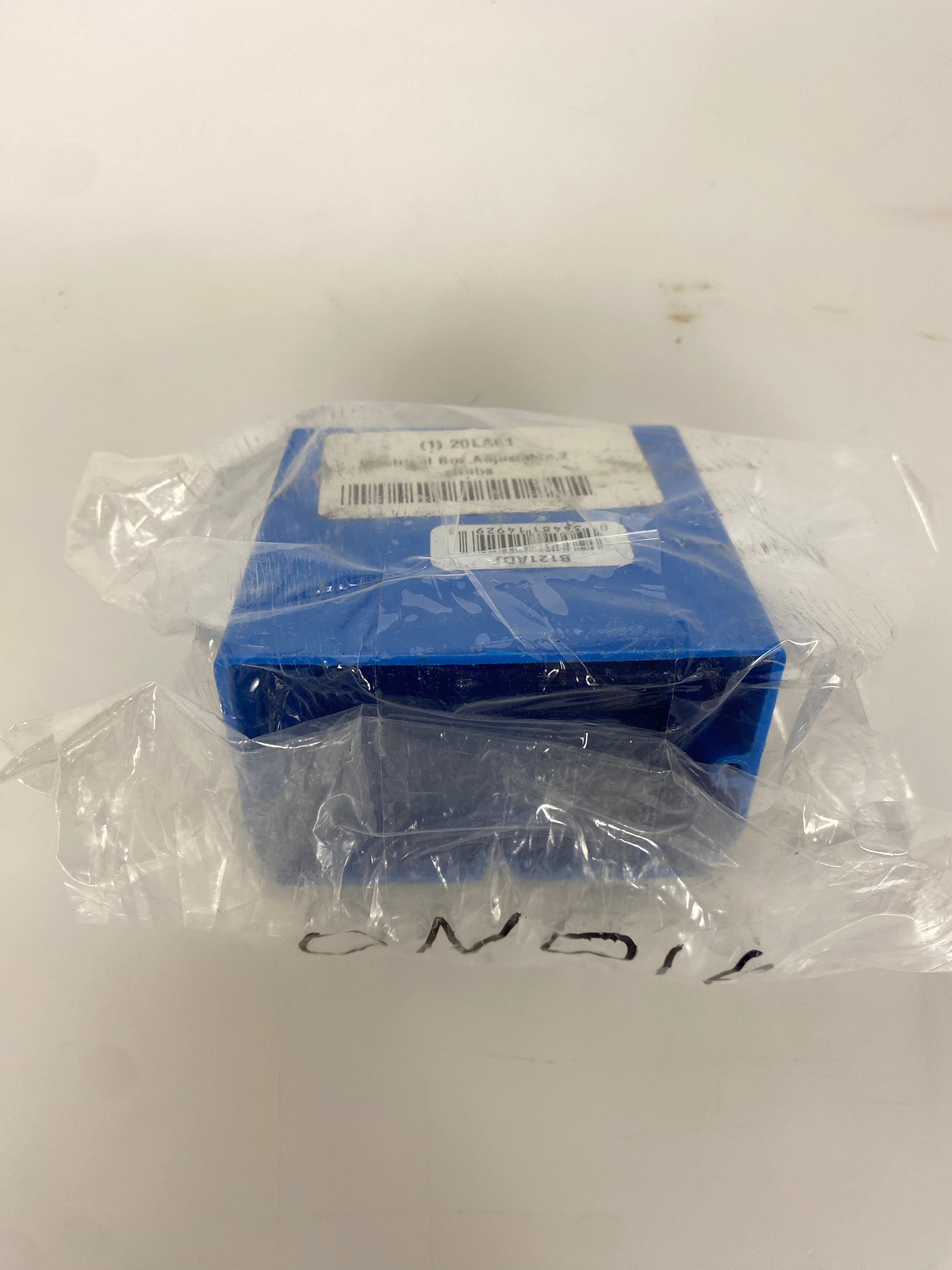 Box Law Volt 1 Gang Carlon B121ADJ