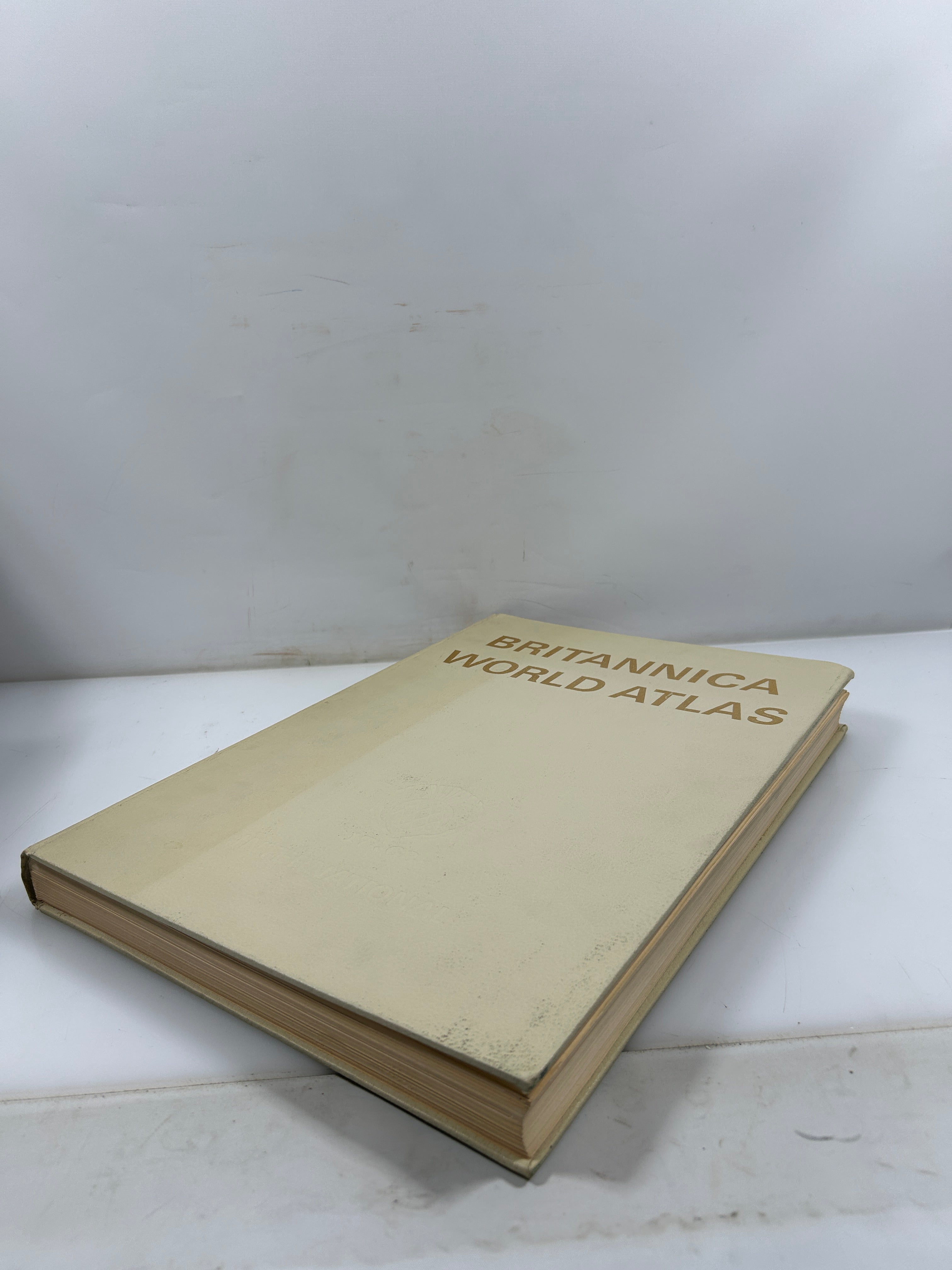 Britannica World Atlas Ed Maurice B Mitchell Pub William Benton 1966 HC