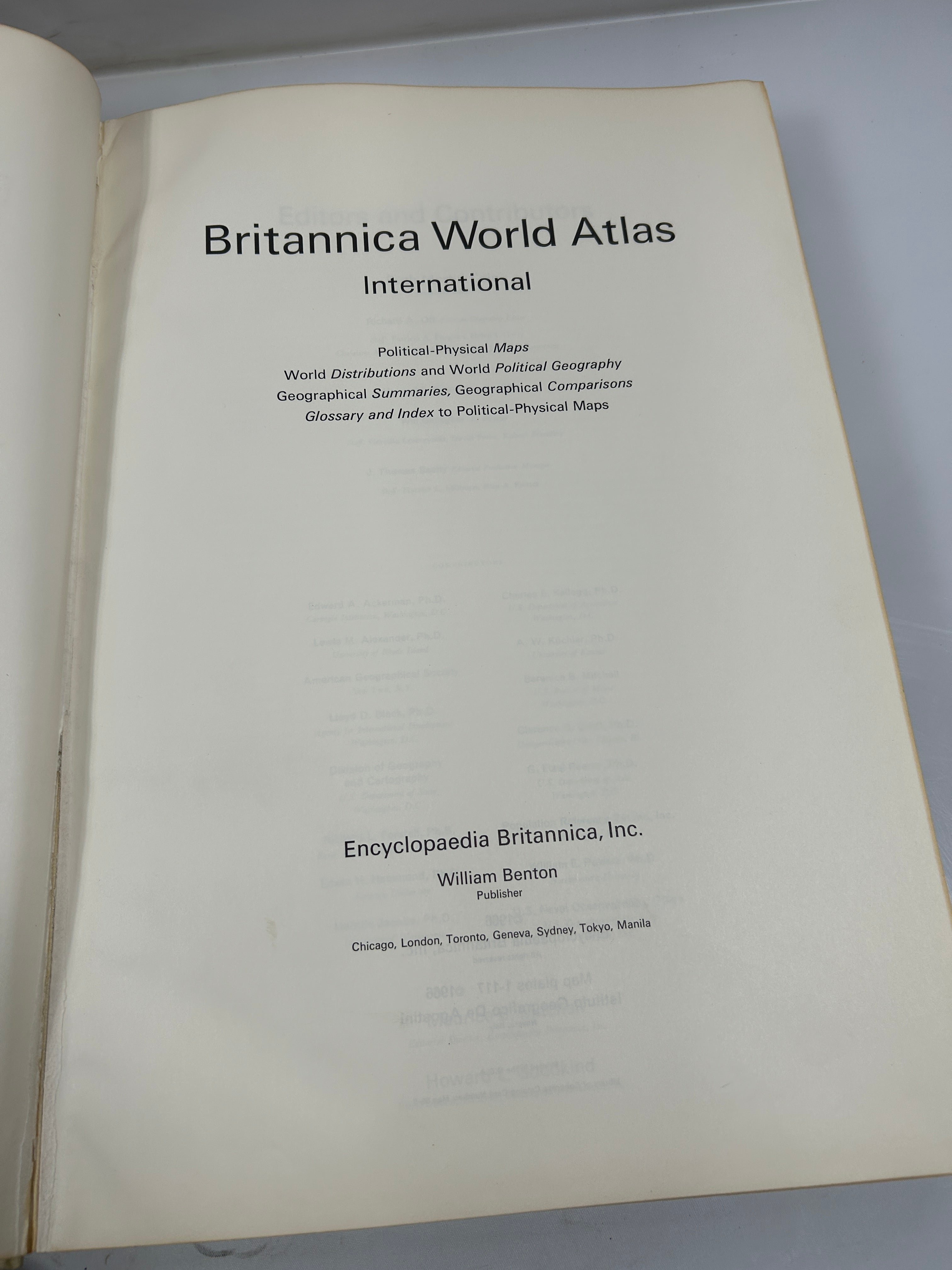 Britannica World Atlas Ed Maurice B Mitchell Pub William Benton 1966 HC