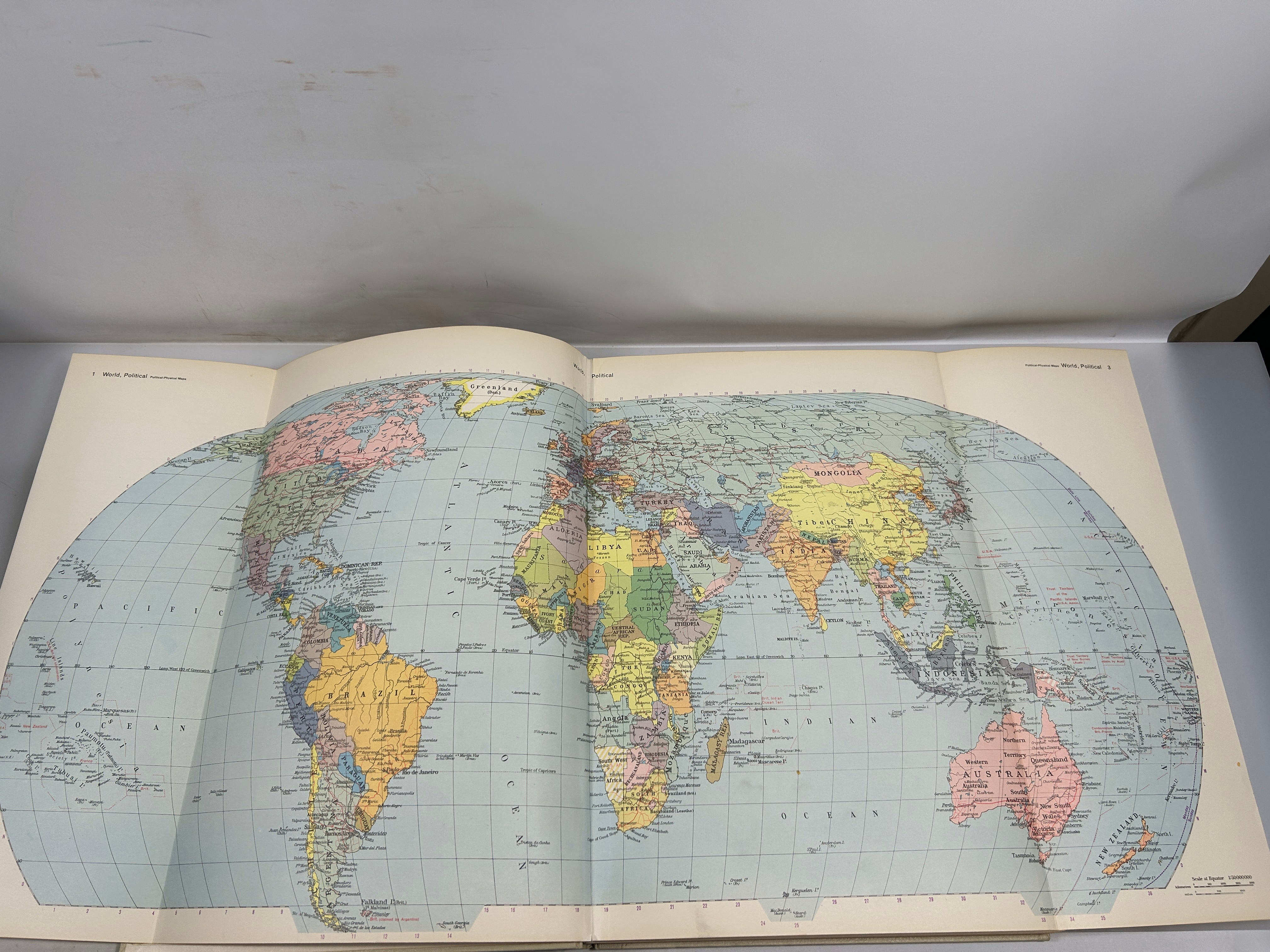 Britannica World Atlas Ed Maurice B Mitchell Pub William Benton 1966 HC