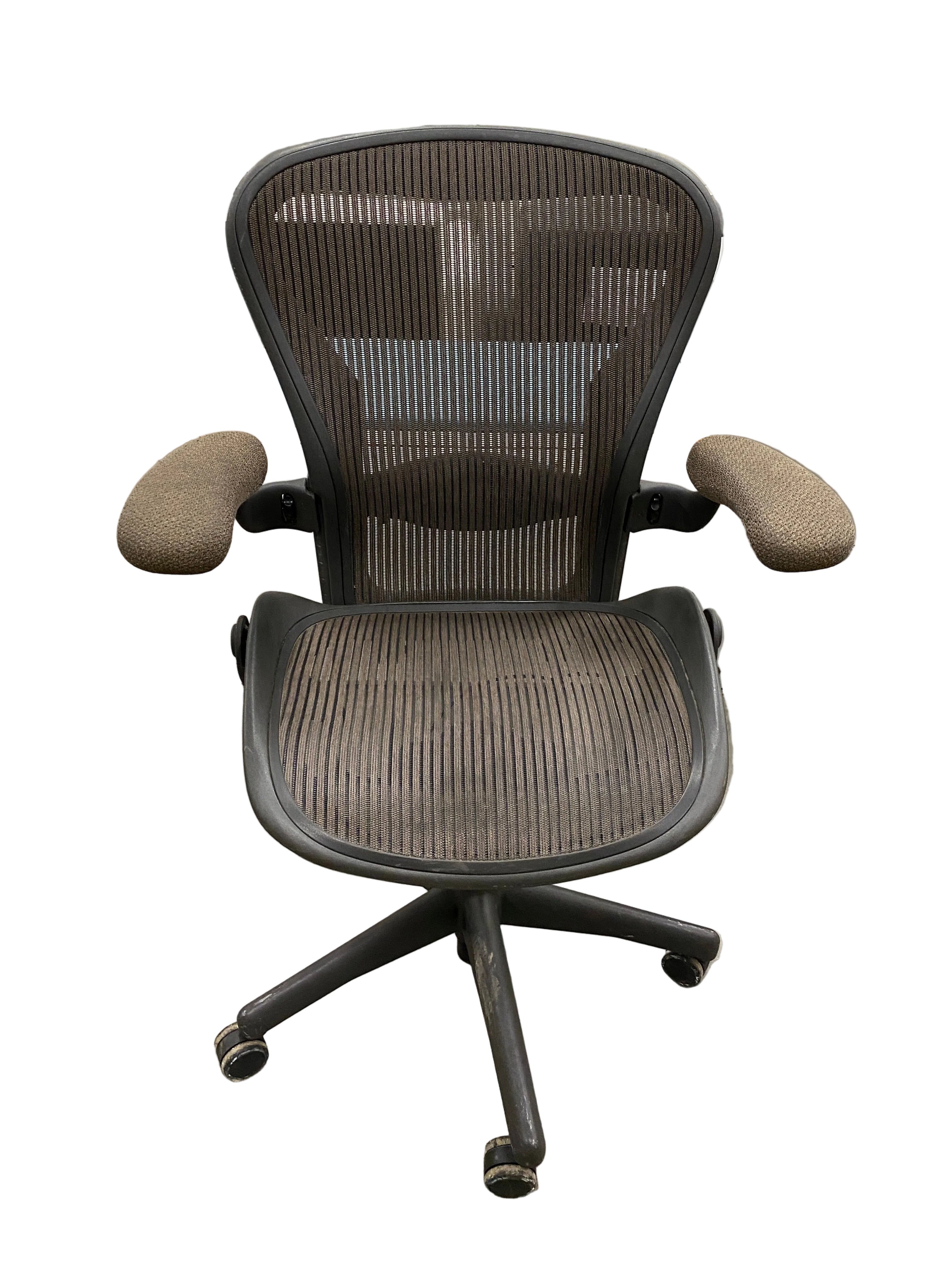 Brown Herman Miller Aeron Chair Size B (remastered)