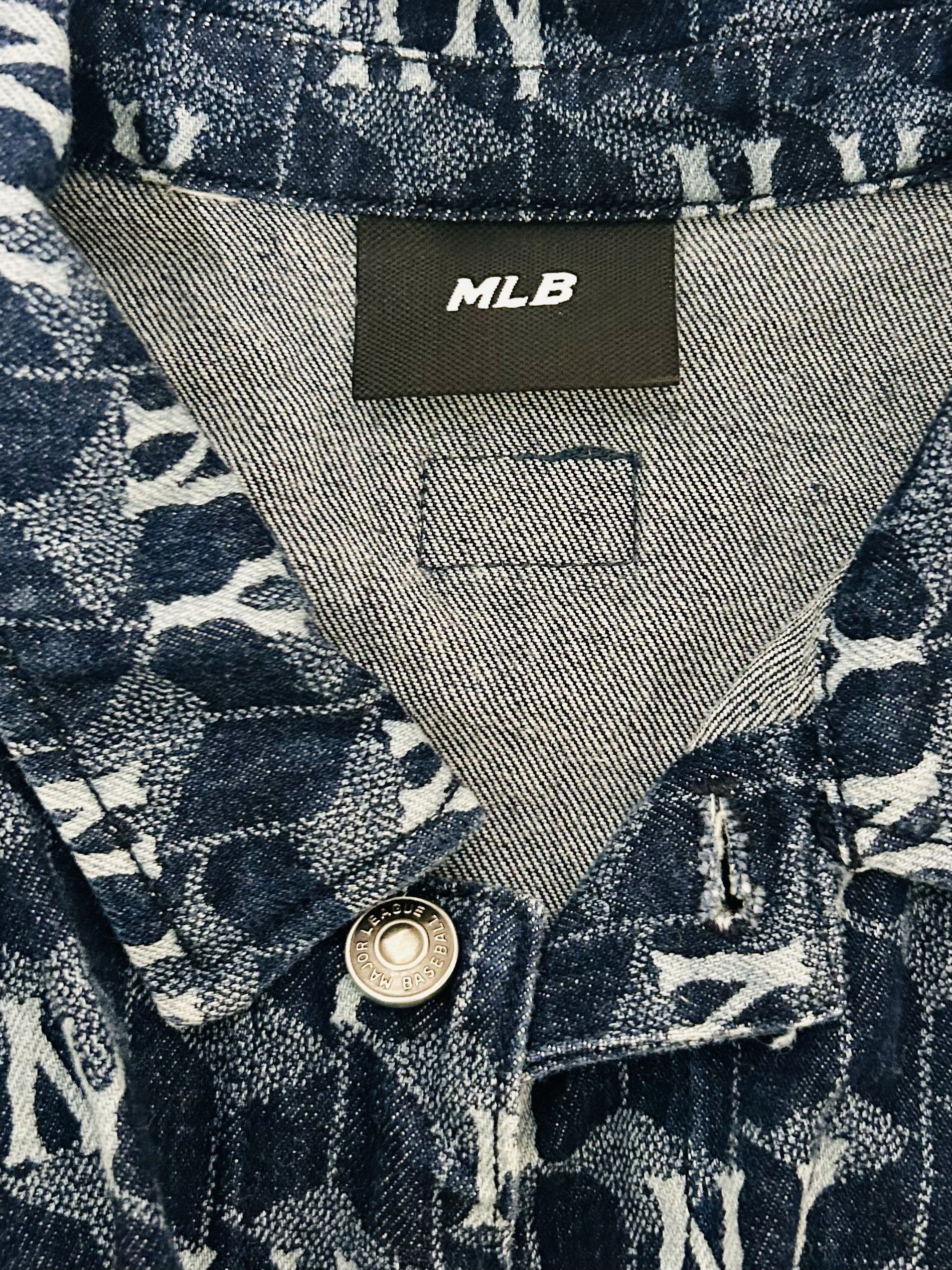 MLB New York Yankees Monogram Denim Button-Up Shirt
