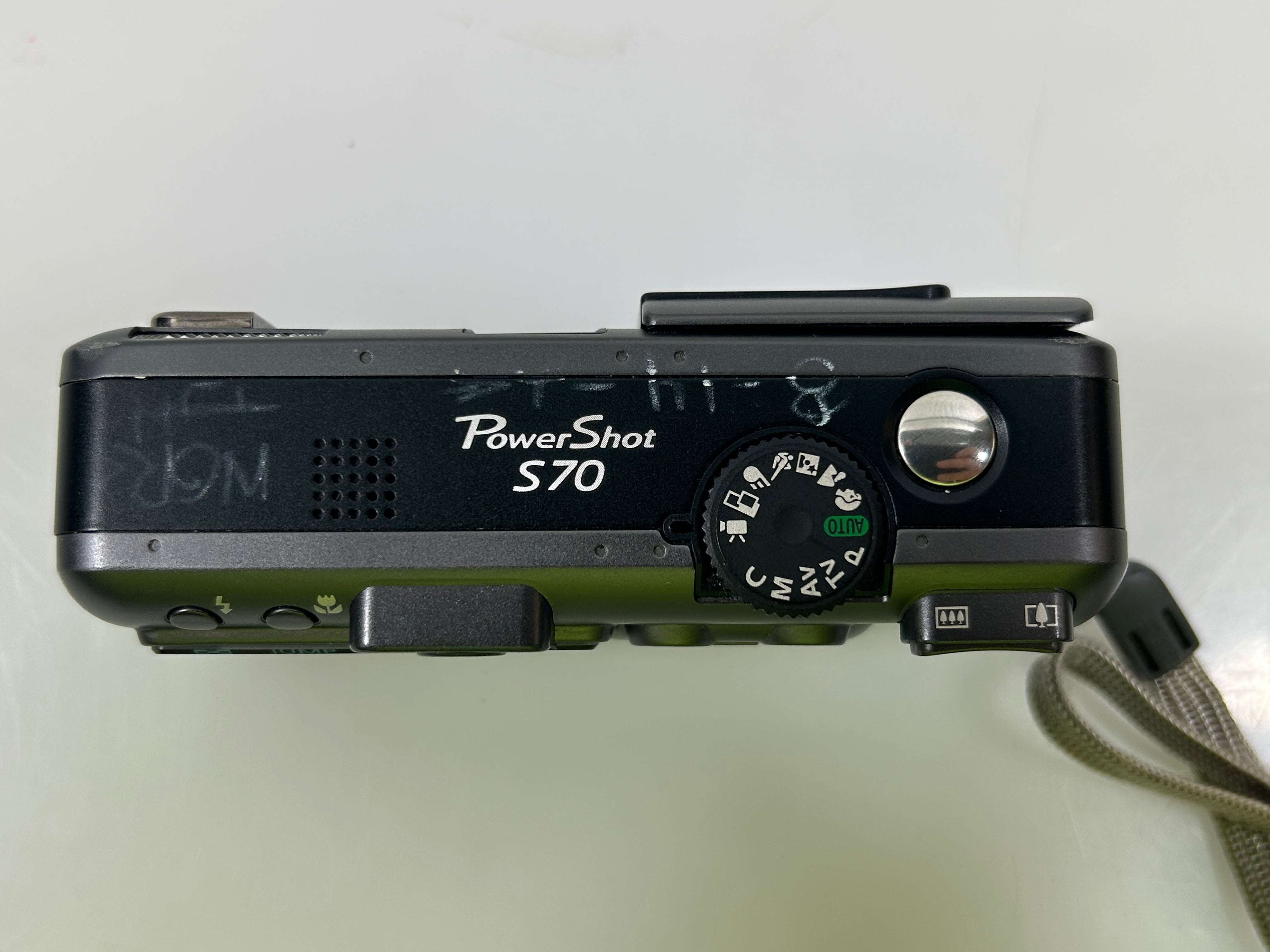 Canon PowerShot S70 Digital Camera