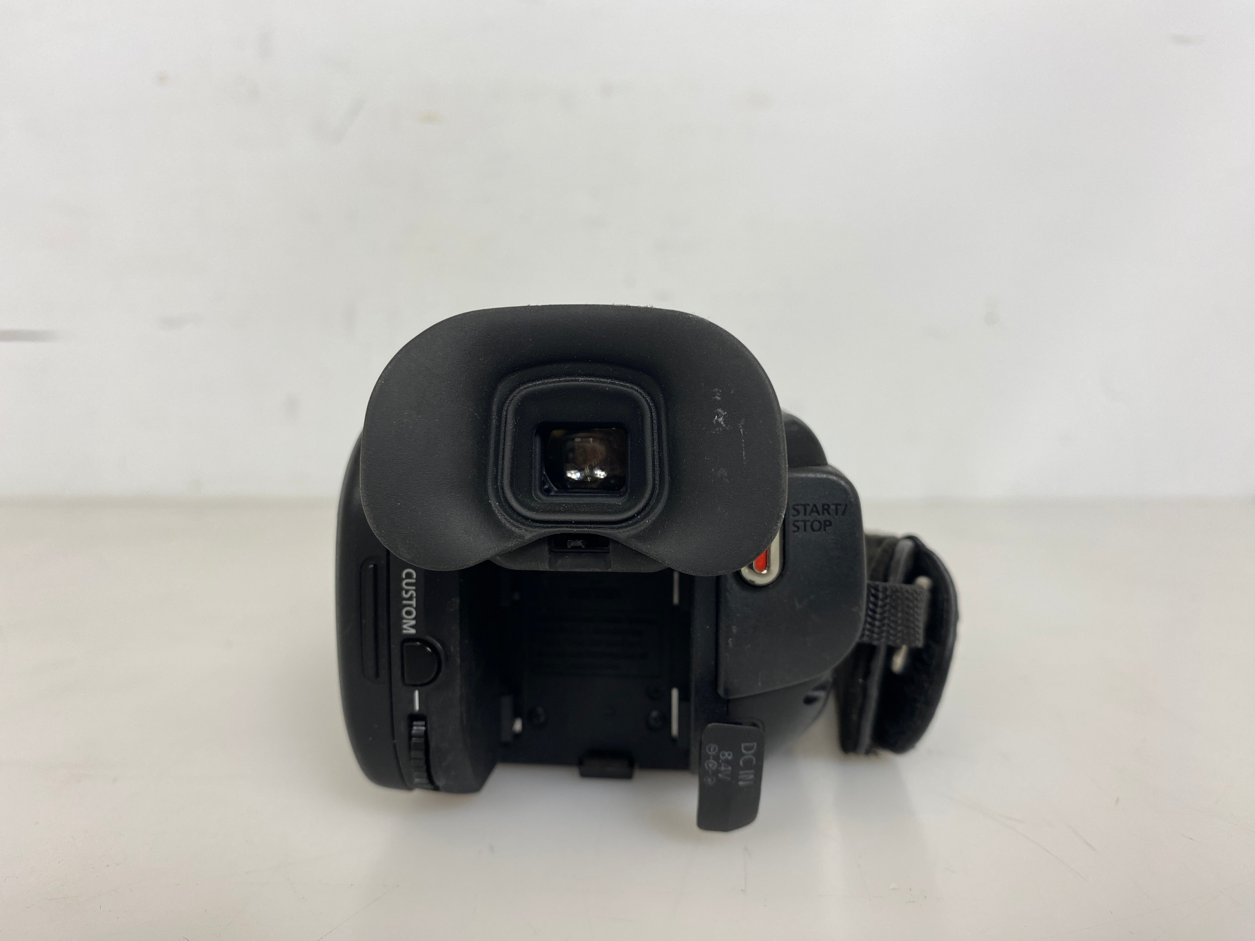 Canon VIXIA HF G20 HD Camcorder w/ Lens Cover