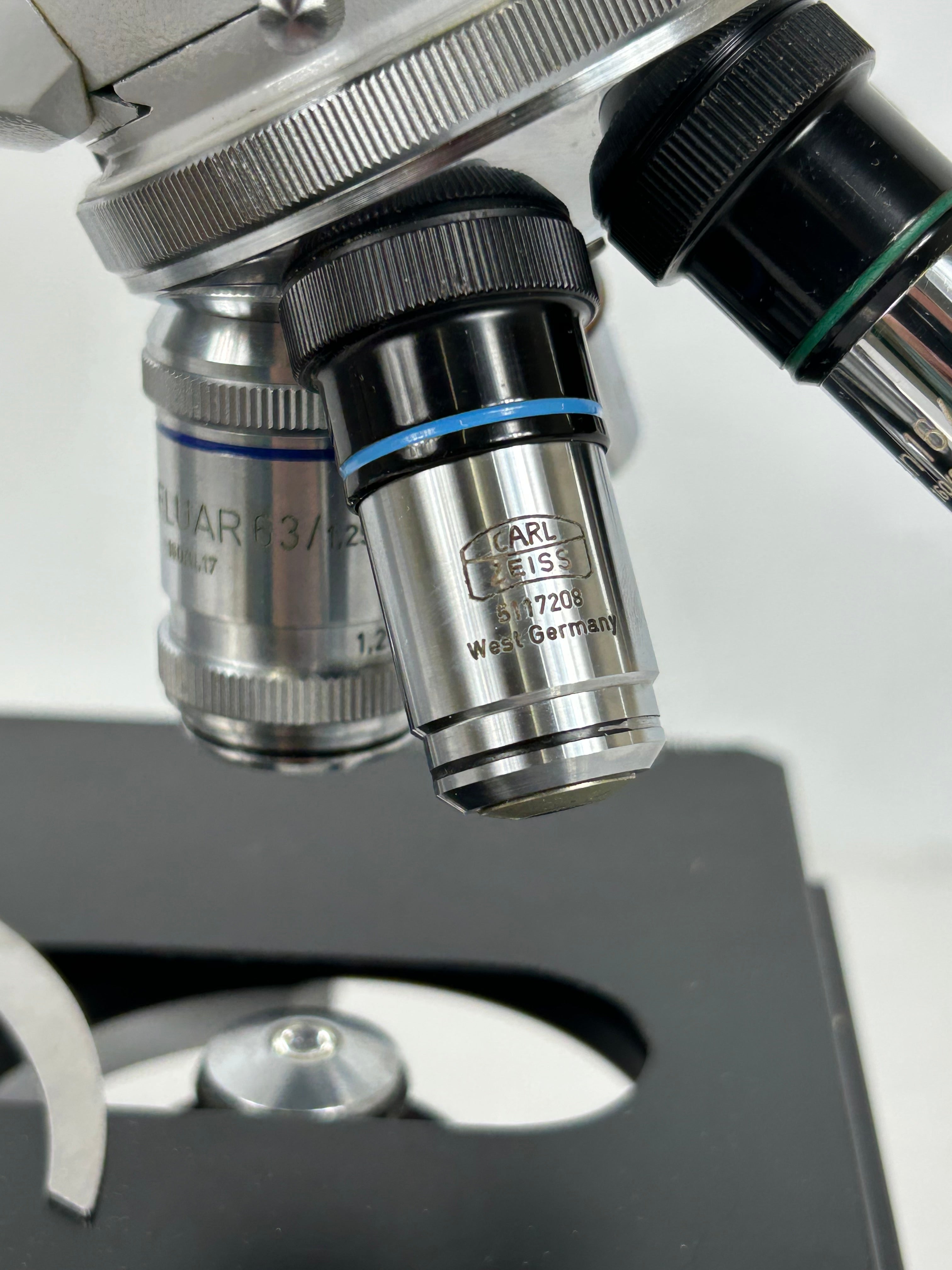 Carl Zeiss Trinocular Fluorescence Microscope