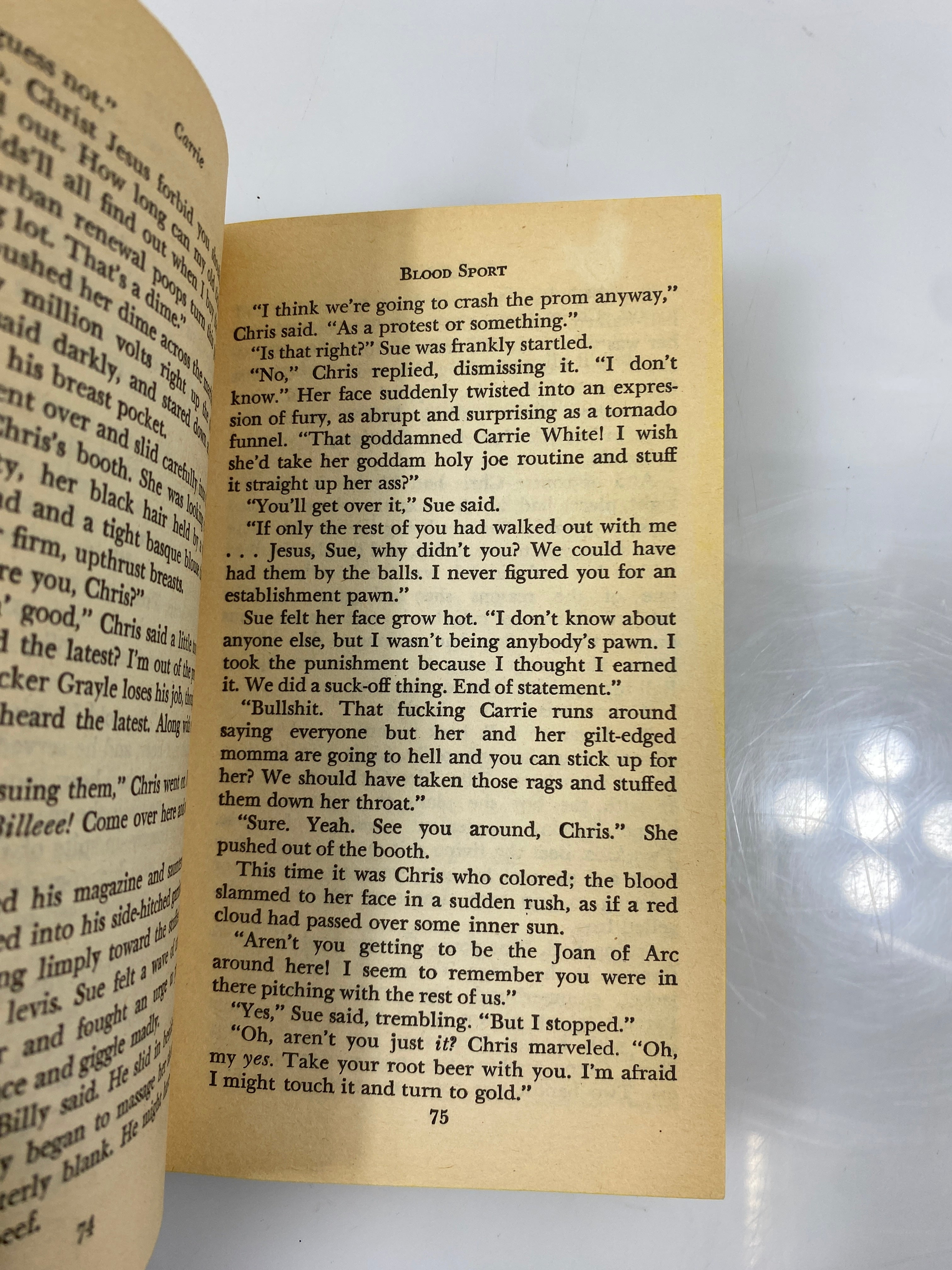 Carrie by Stephen King 1st Signet Printing 1975 SC