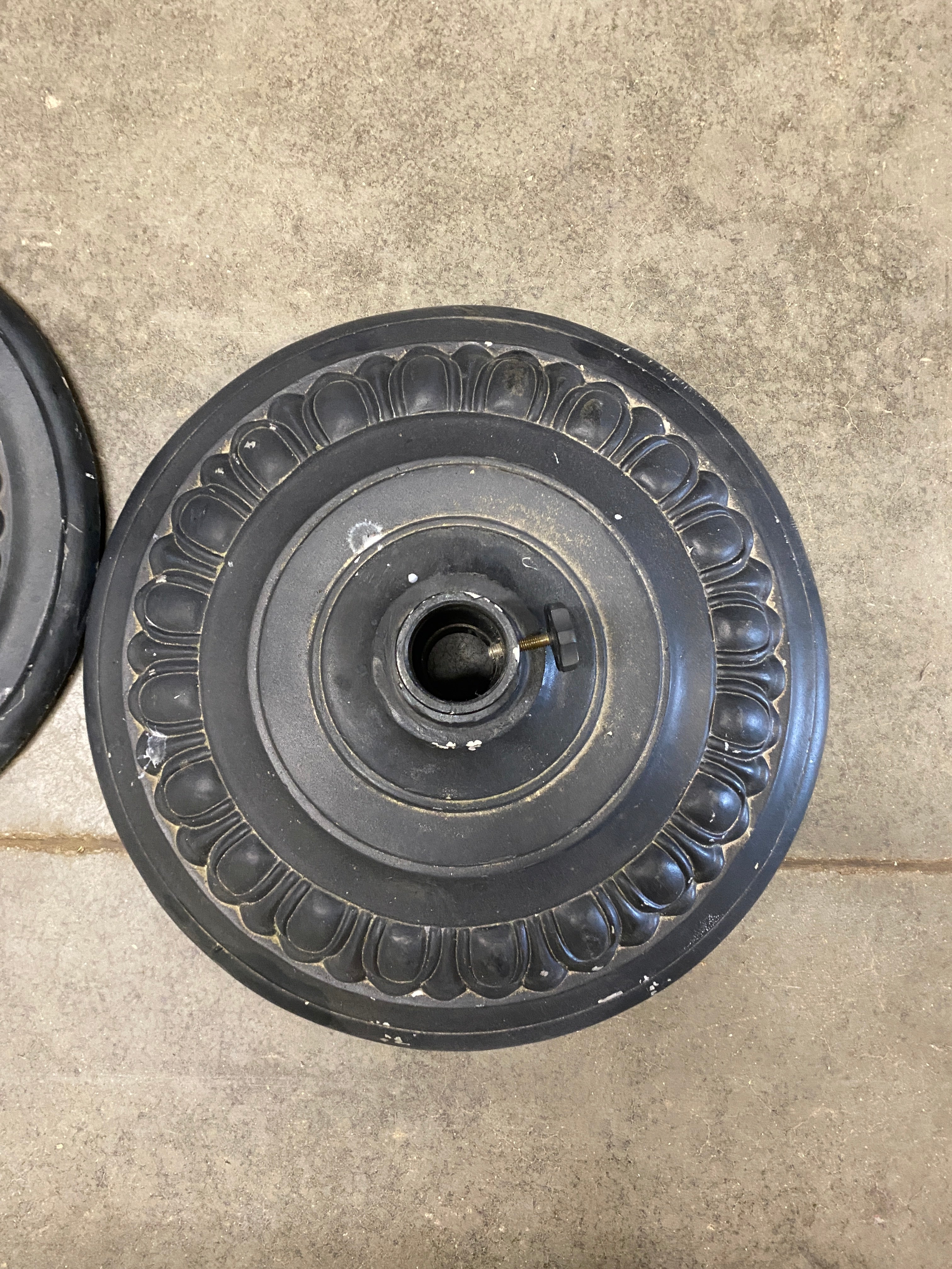 Cast Aluminum Umbrella Stand