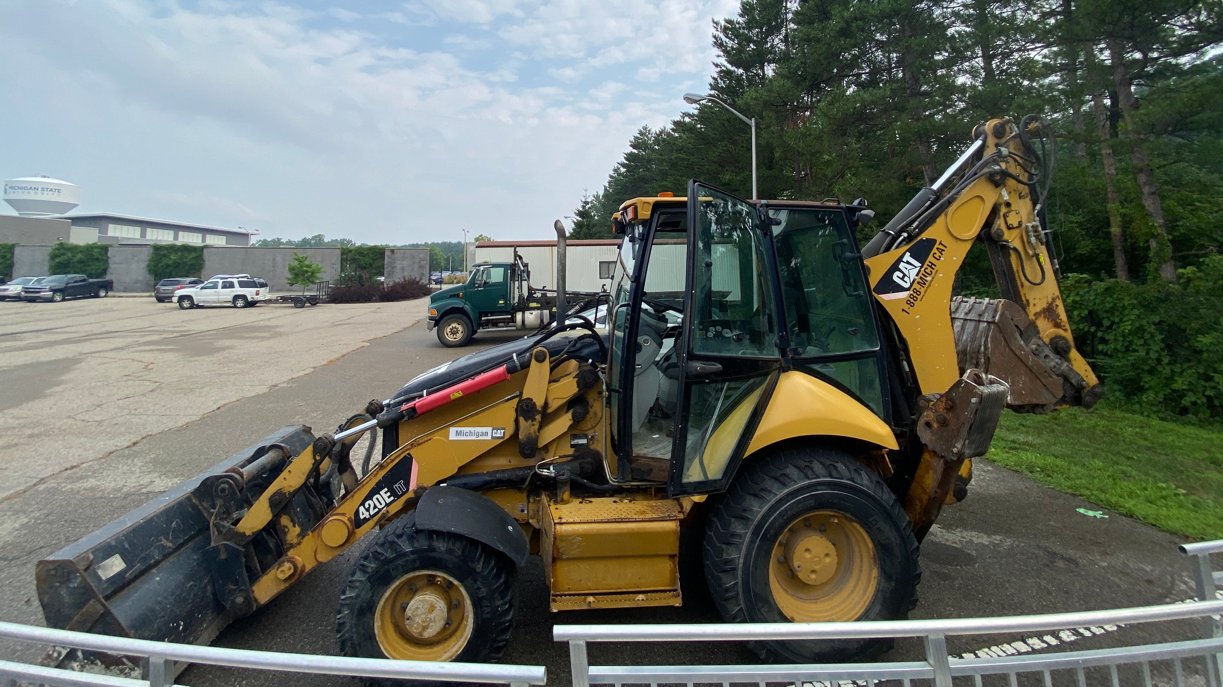 Caterpillar #420E-IT Backhoe Tractor and Excavator