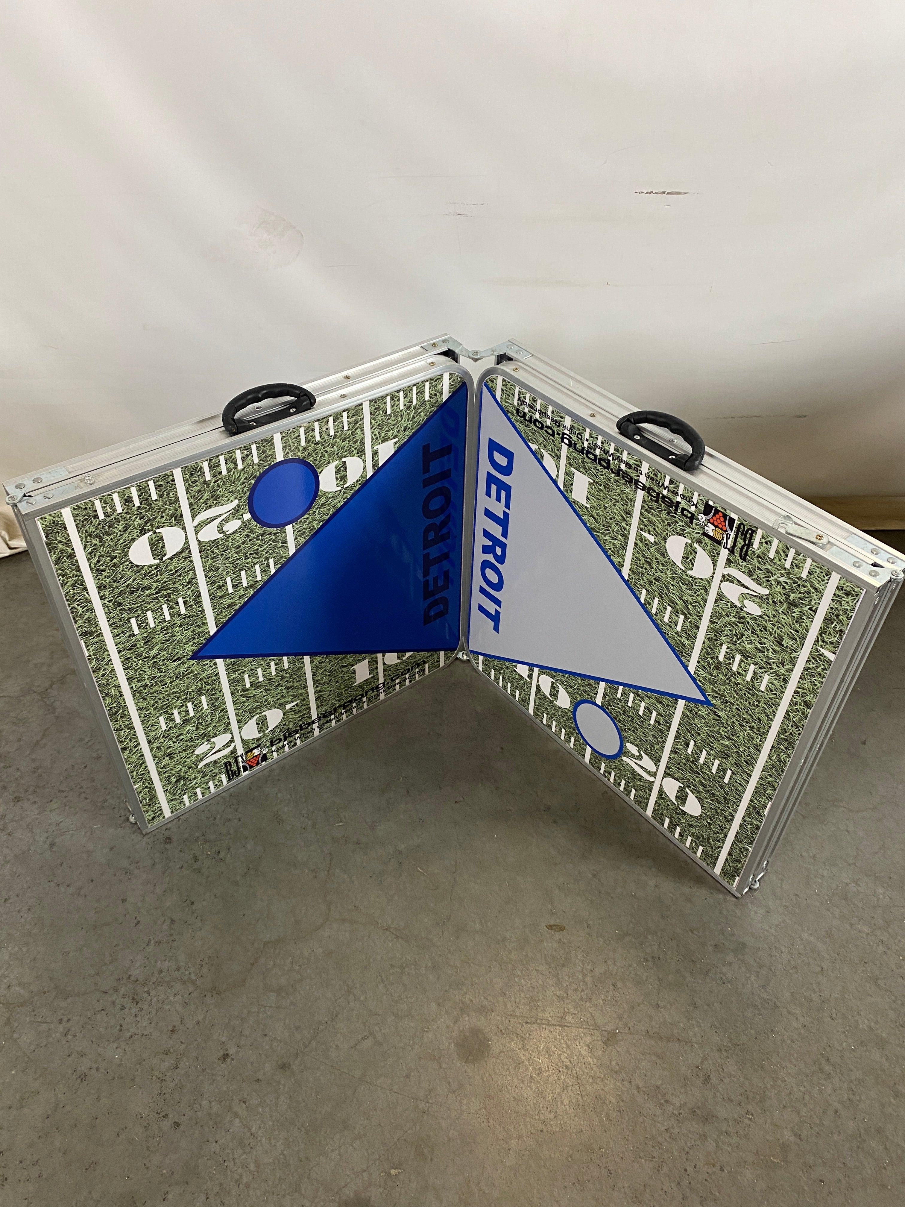 Collapsible Detroit Lions Beer Pong Table
