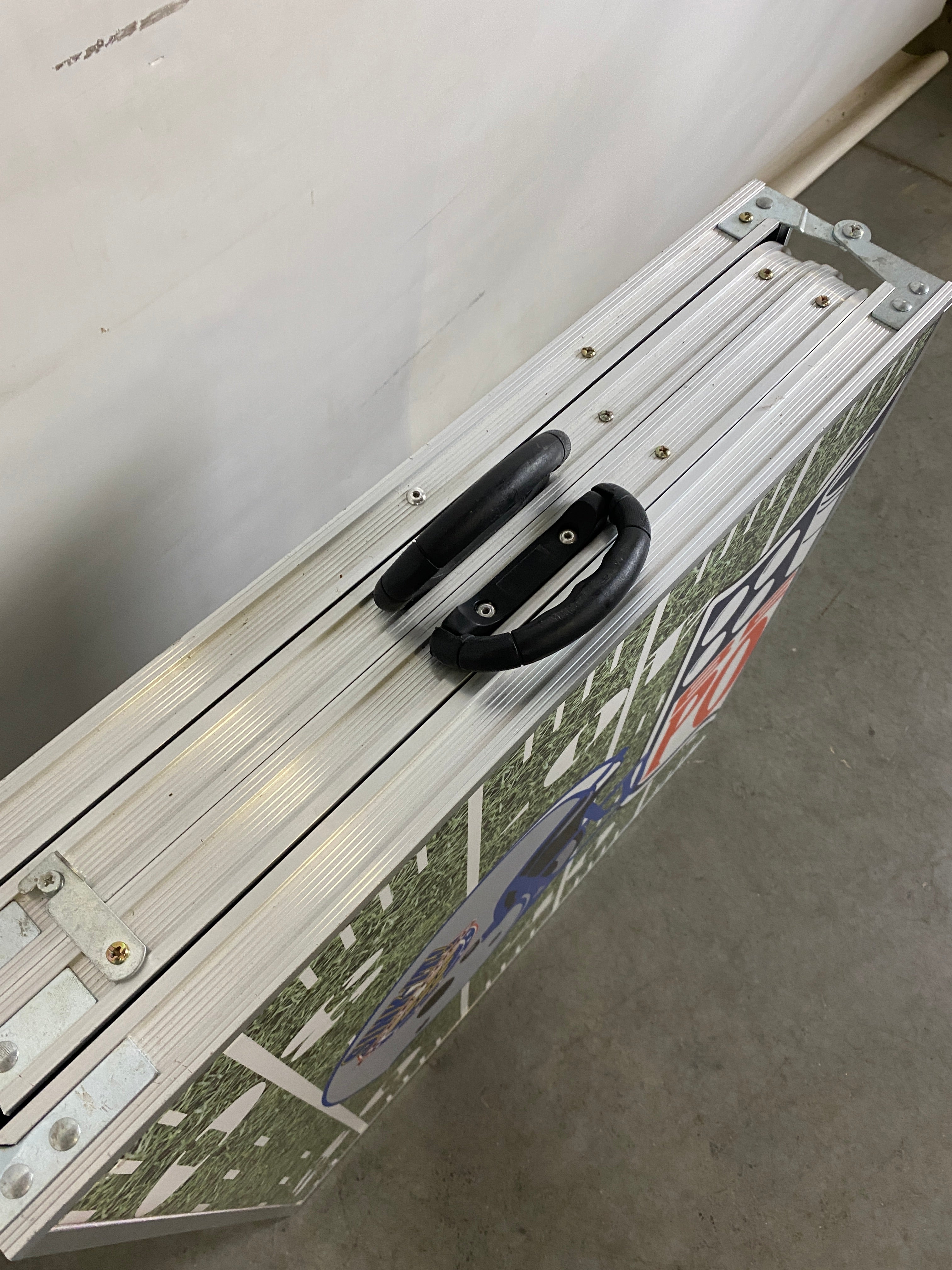 Collapsible Detroit Lions Beer Pong Table