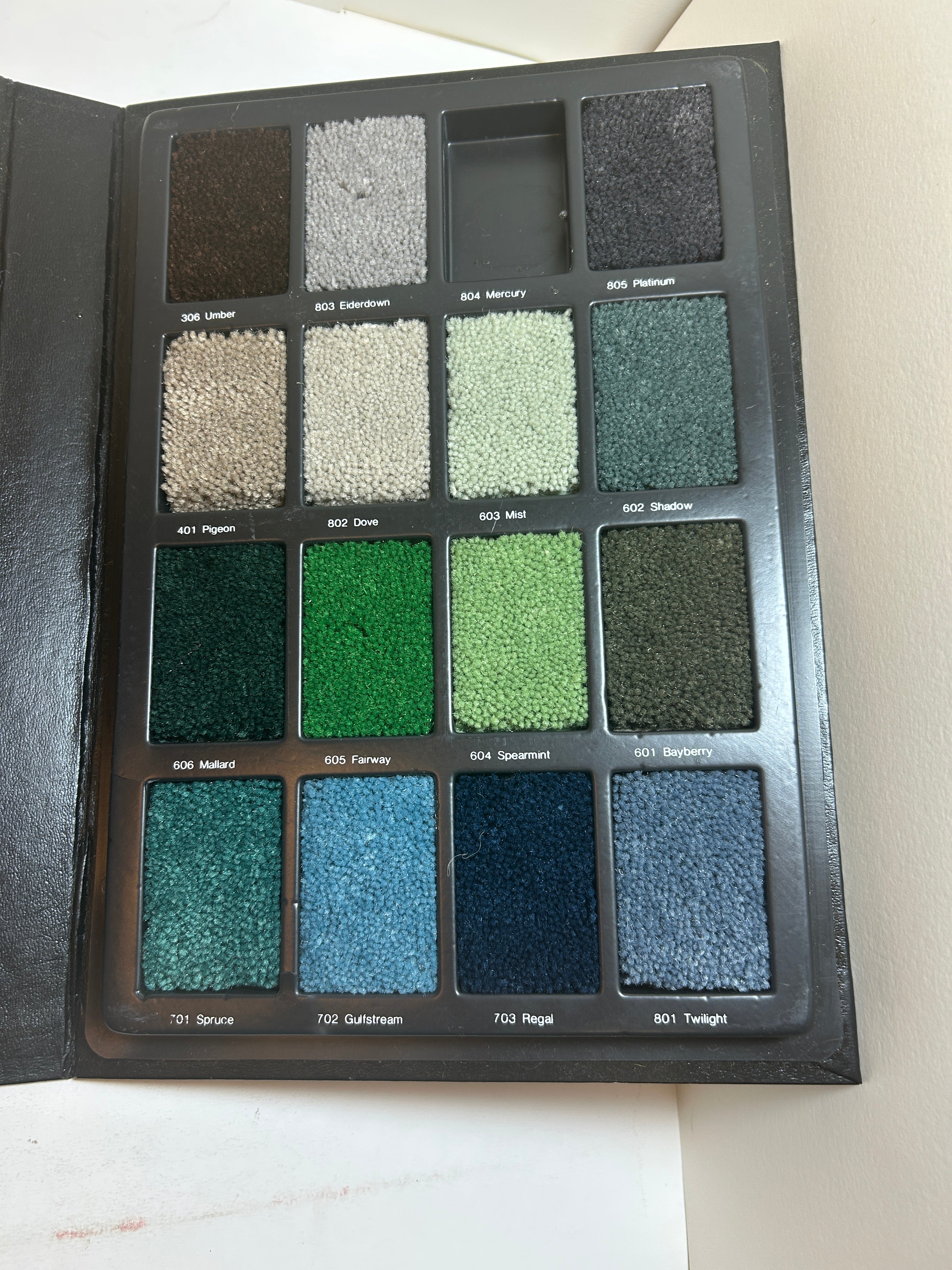 Commercialon Carpet Sample Book