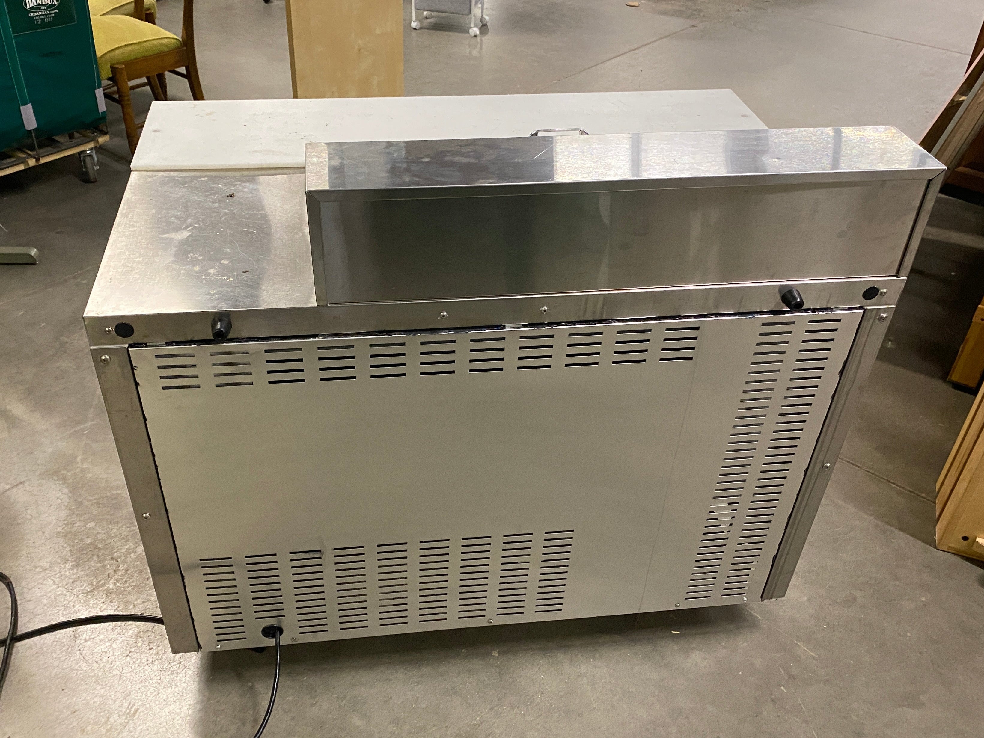 Continental #DL48-10 Deli 2 Door Cooling Cart