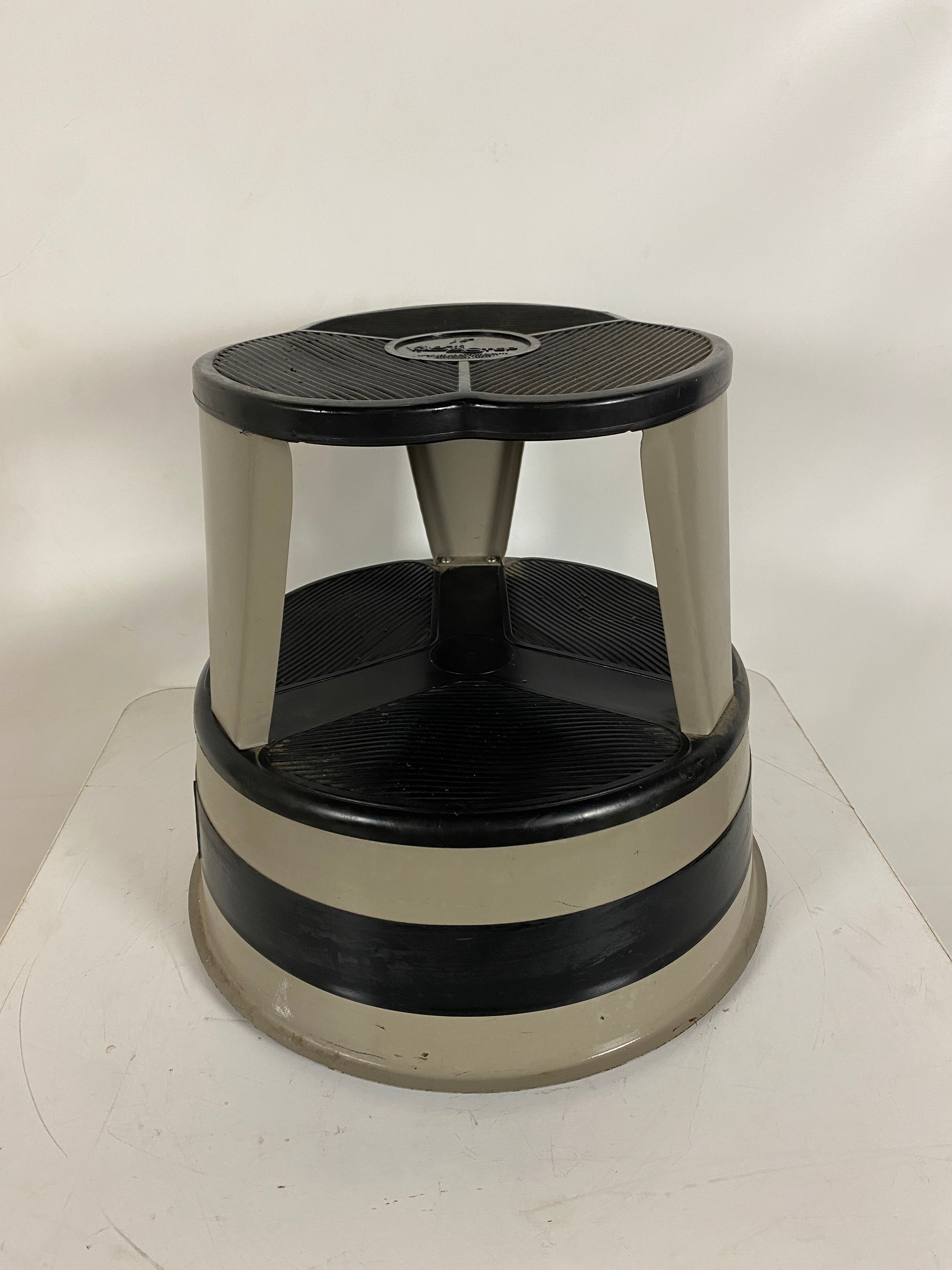 Cramer Inc. KIK Step Beige Rolling Step Stool
