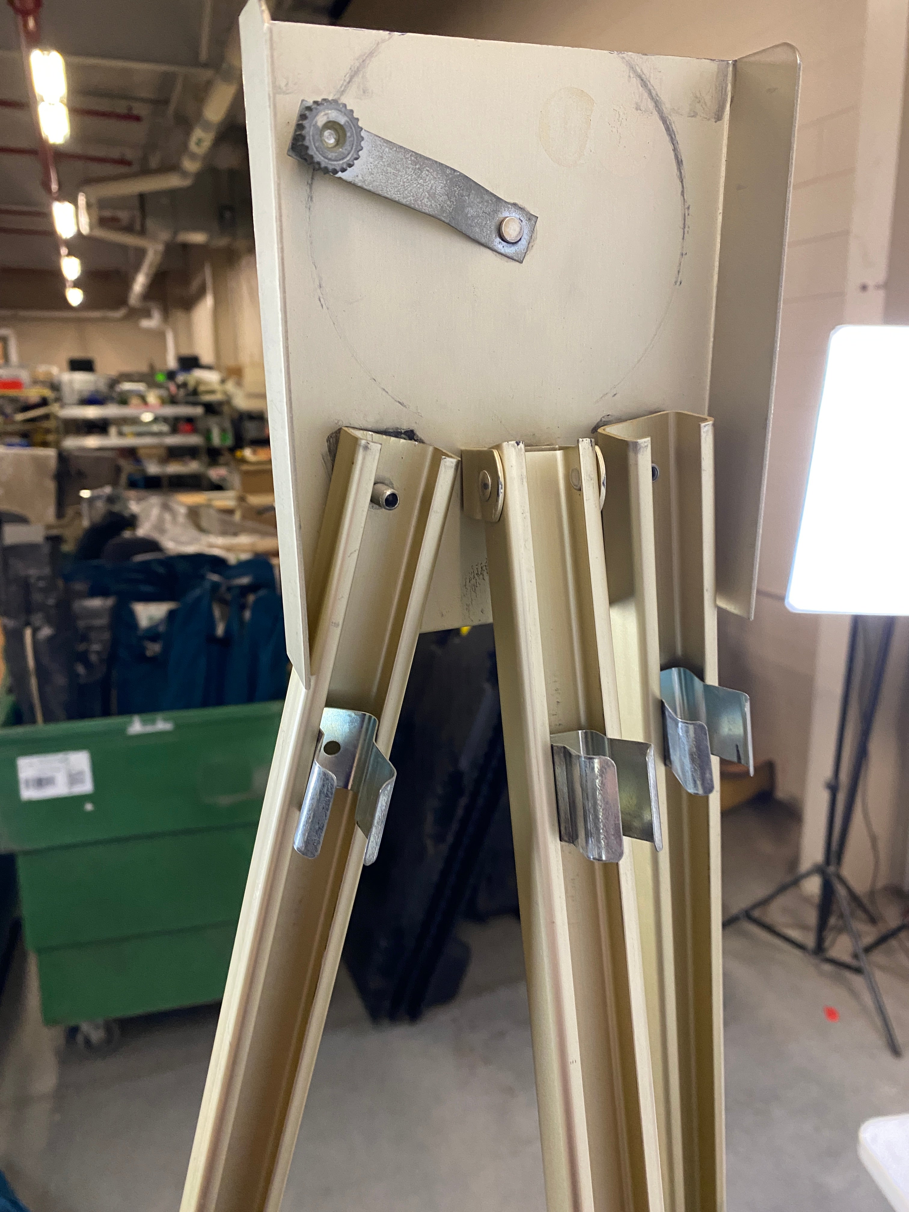 Da-Lite Aluminum Easel Stand with Case
