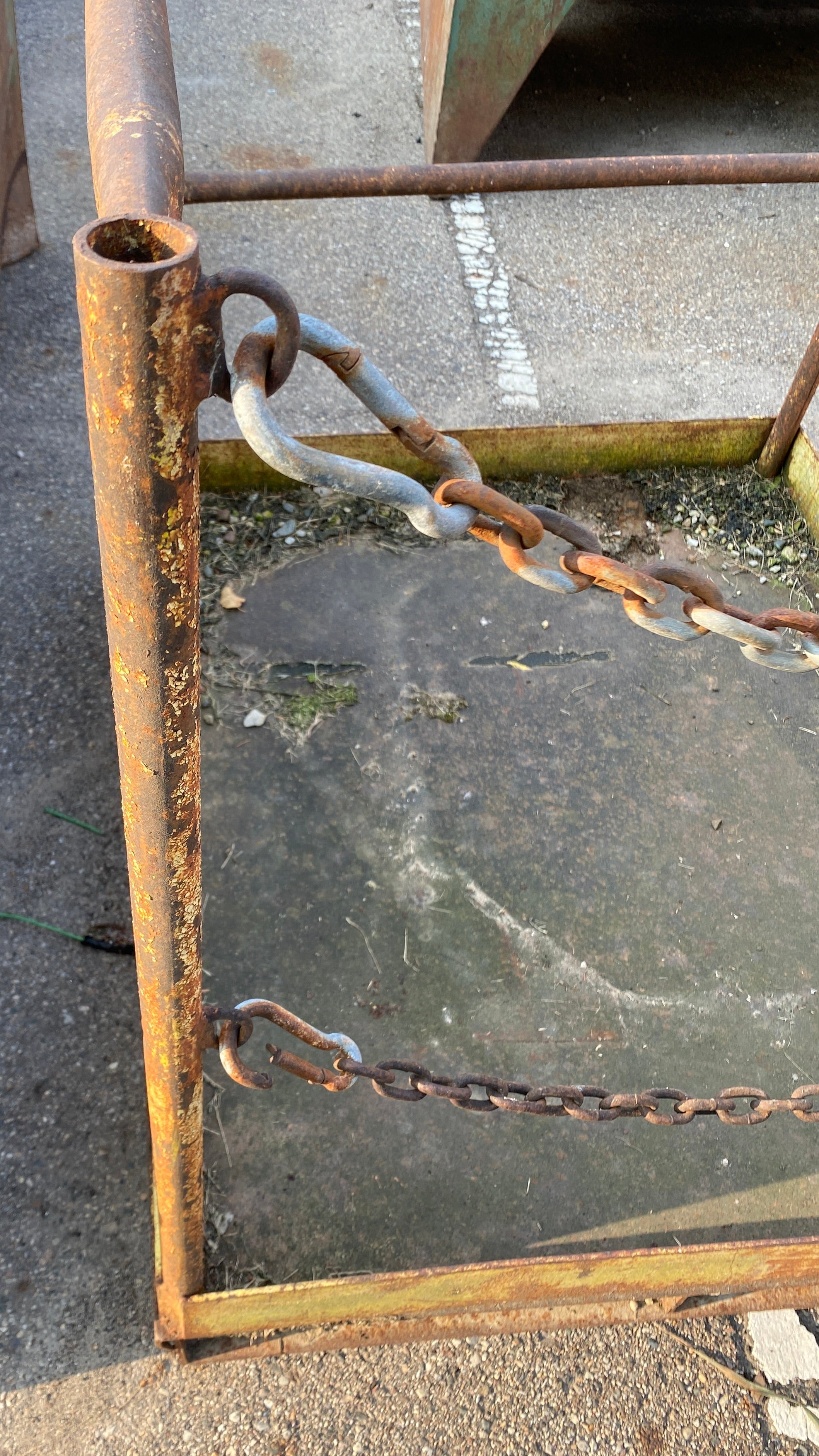 Dark Yellow Metal Man Lift