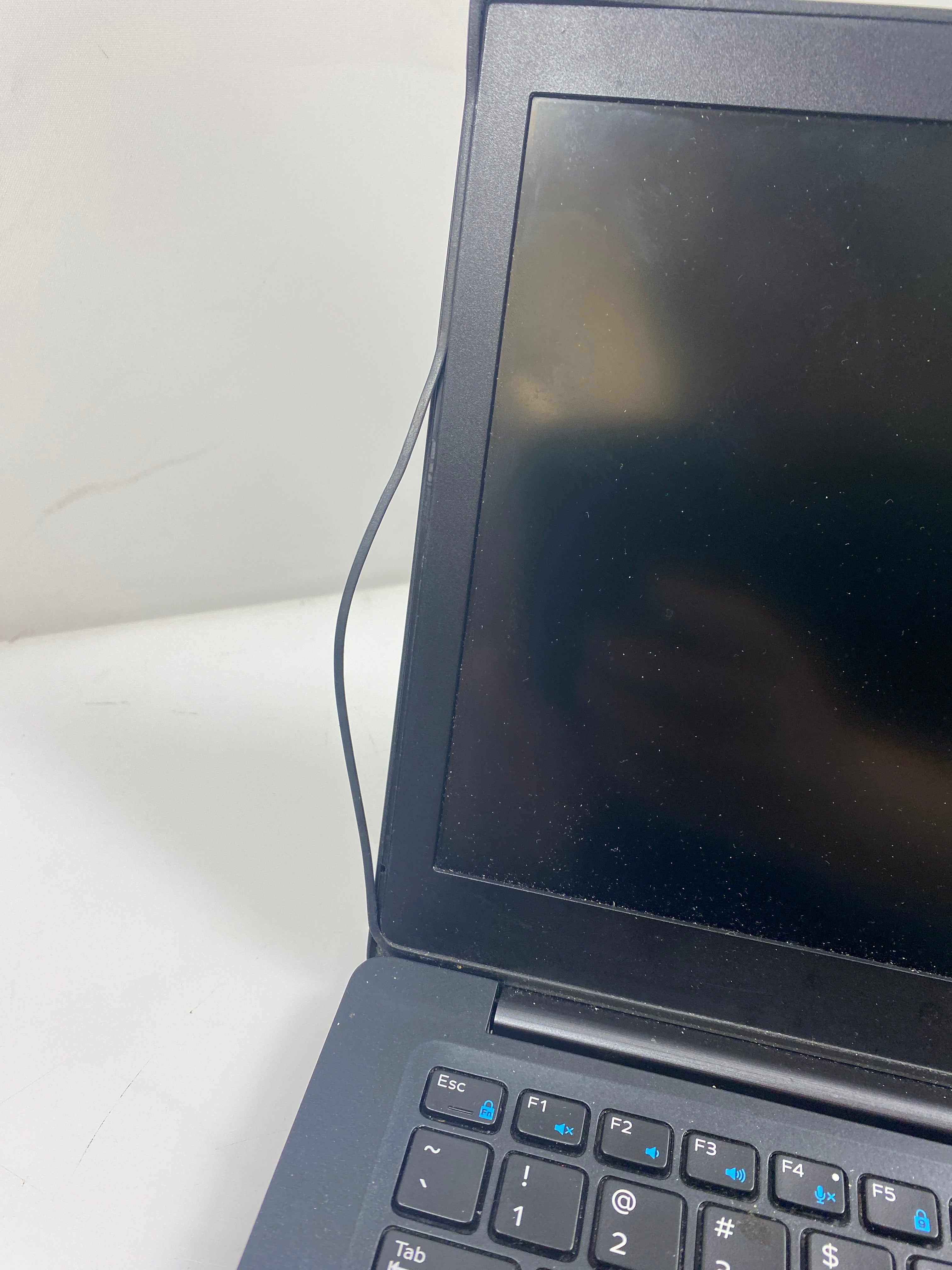 Dell Latitude 7290 i7 8th Gen Windows 11 Pro *Cosmetic Damage*