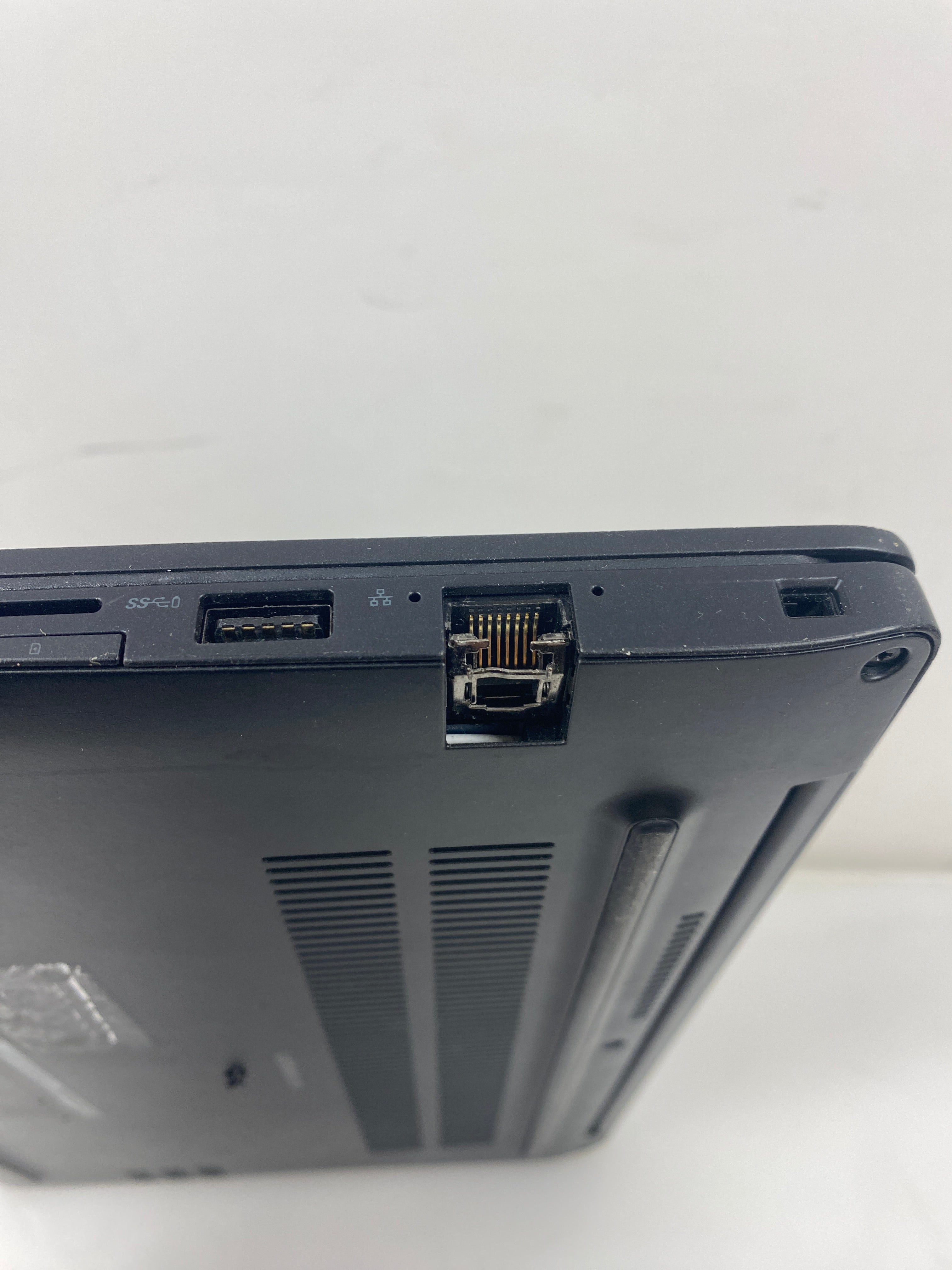 Dell Latitude 7290 i7 8th Windows 11 Pro *Cosmetic Port Damage*