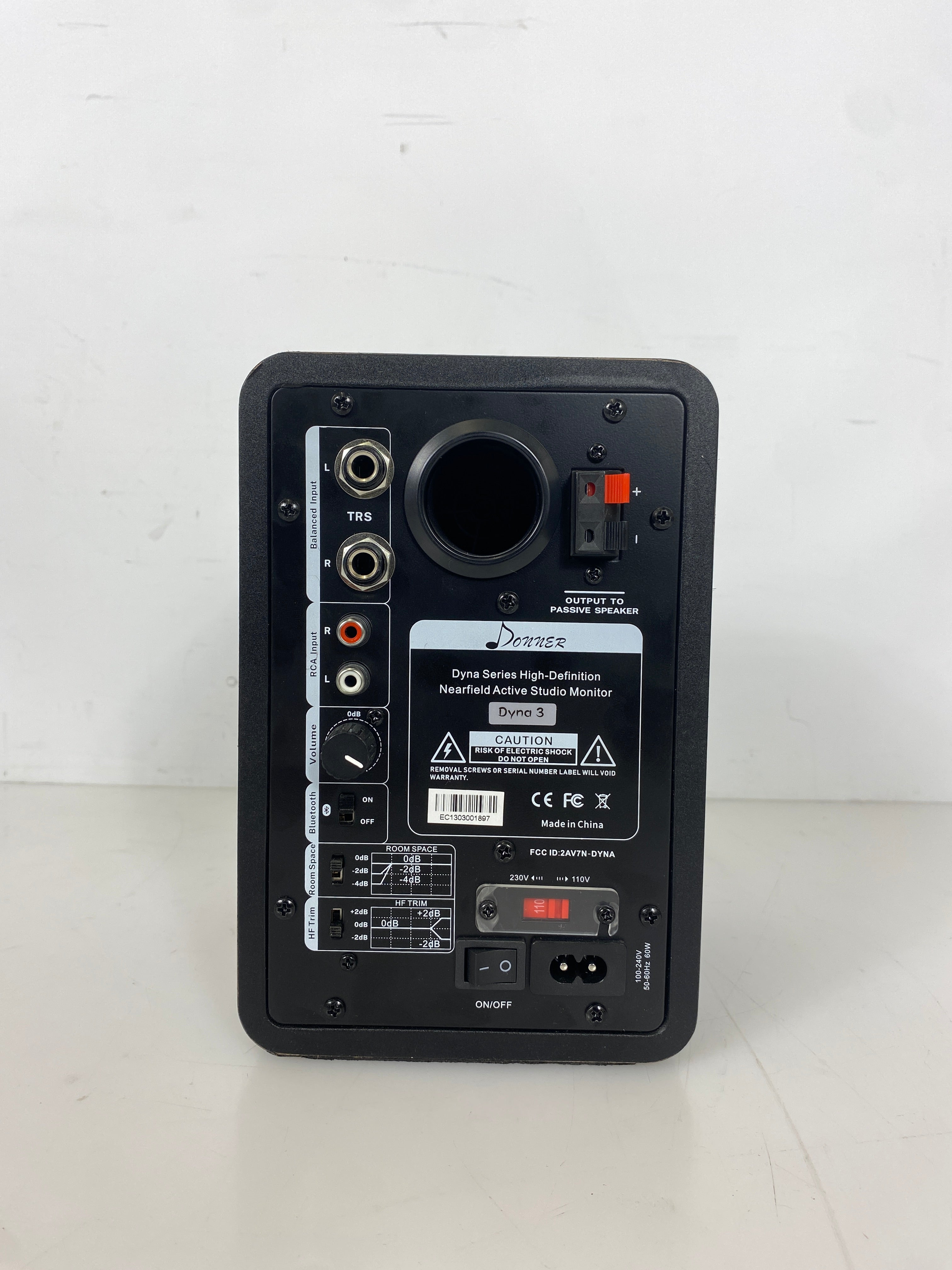Donner Dyna 3 Powered Bookshelf Speaker - One Speaker