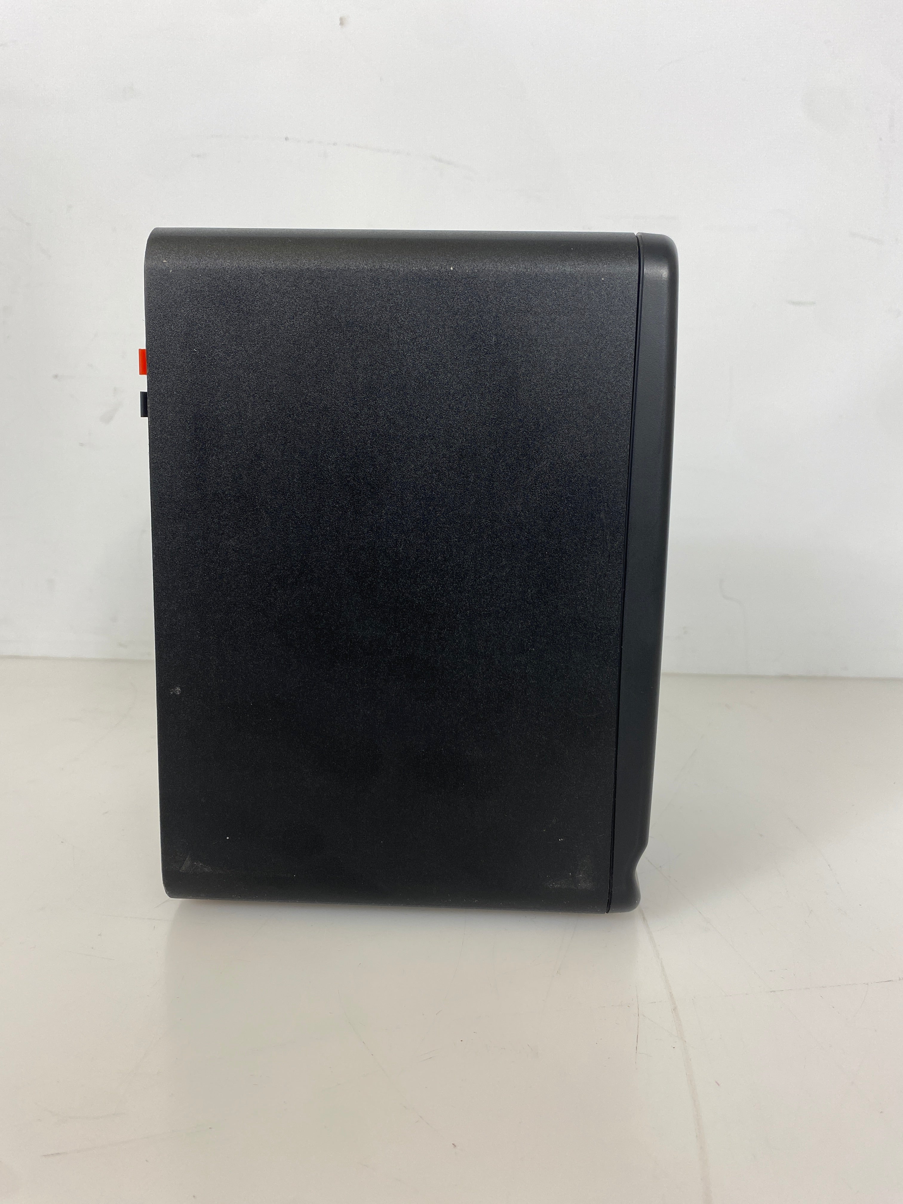 Donner Dyna 3 Powered Bookshelf Speaker - One Speaker