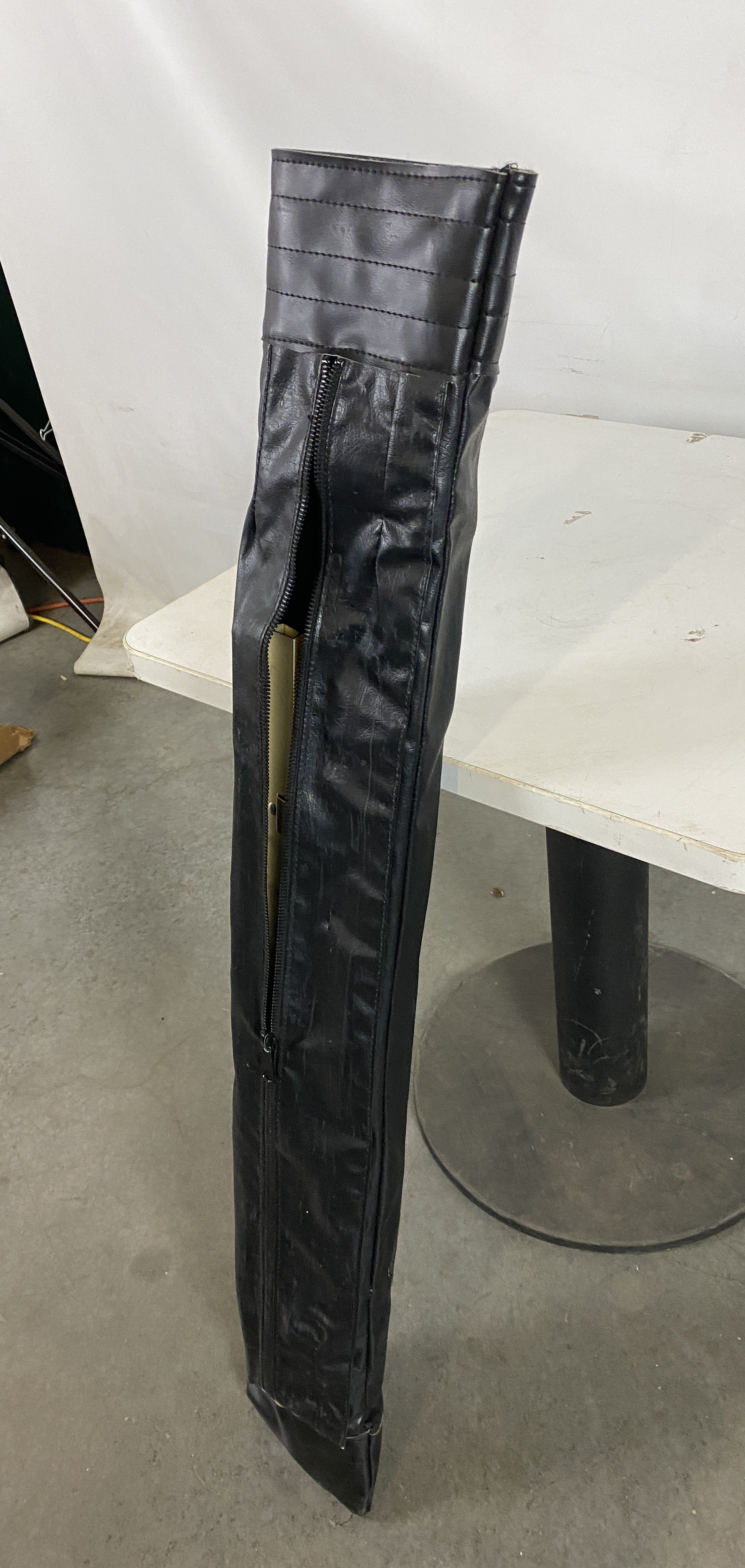 Draper Aluminum Easel Stand with Case