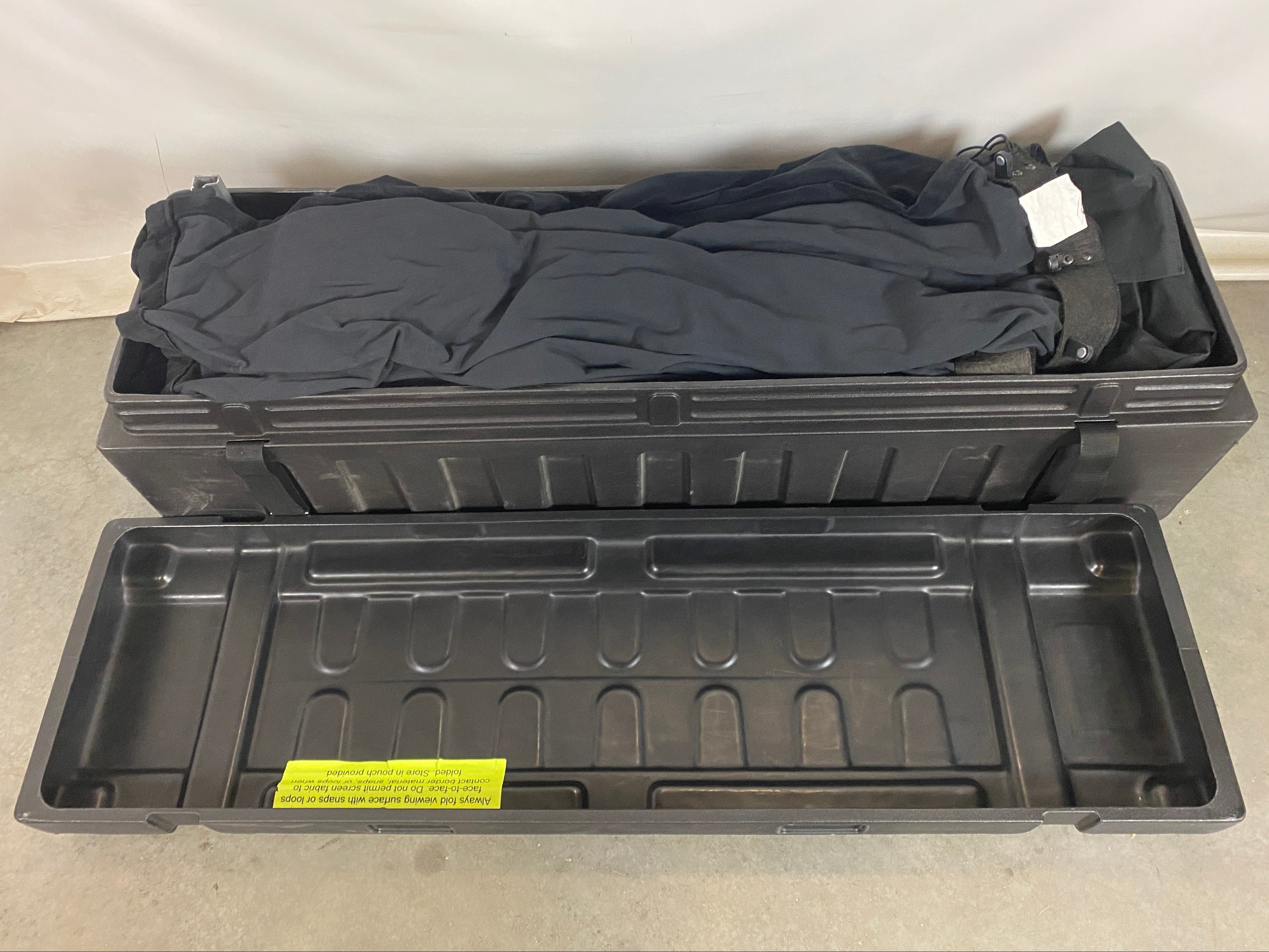 Draper Inc. Dress Kit Portable Projector Screen w/ Case