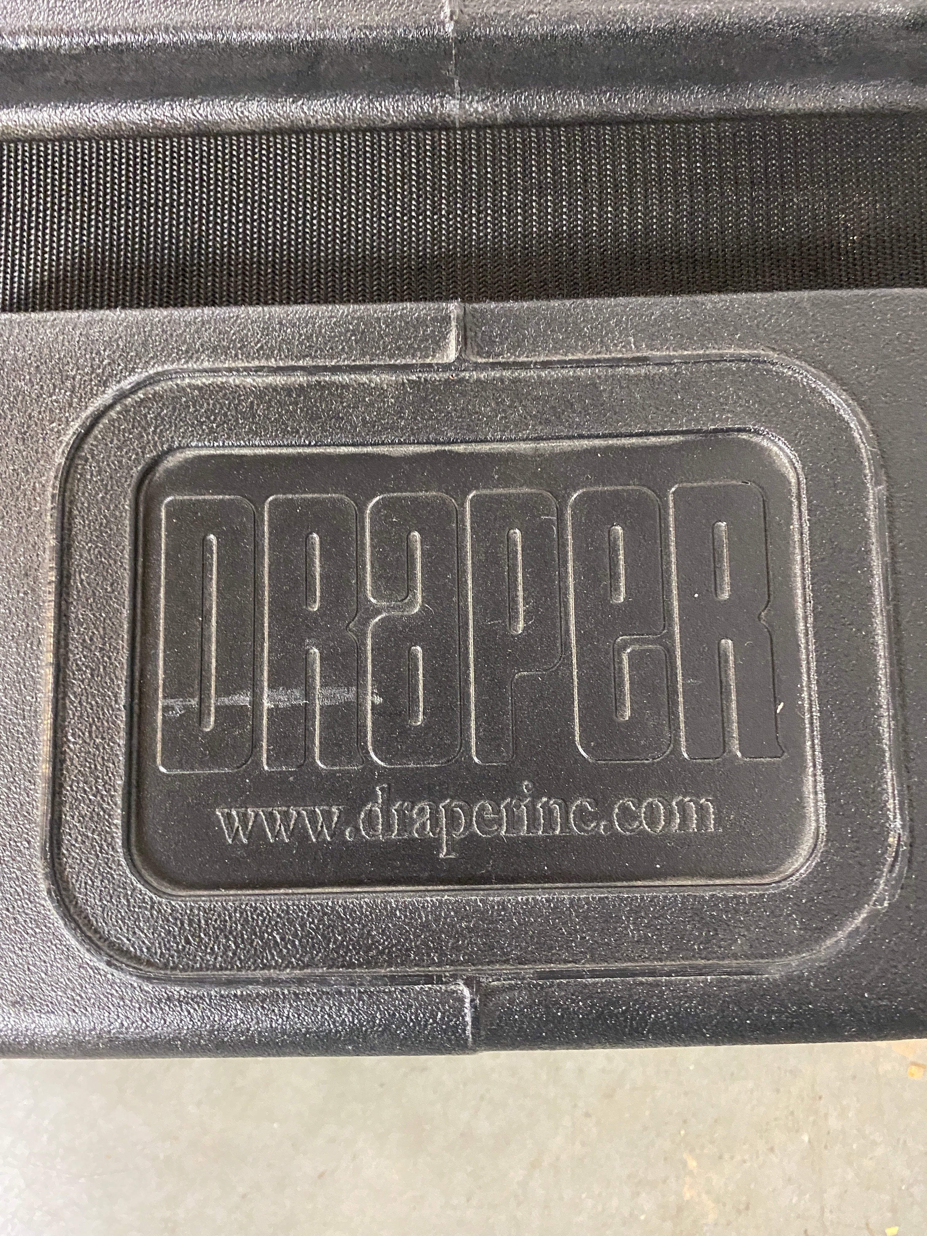Draper Inc. Dress Kit Portable Projector Screen w/ Case